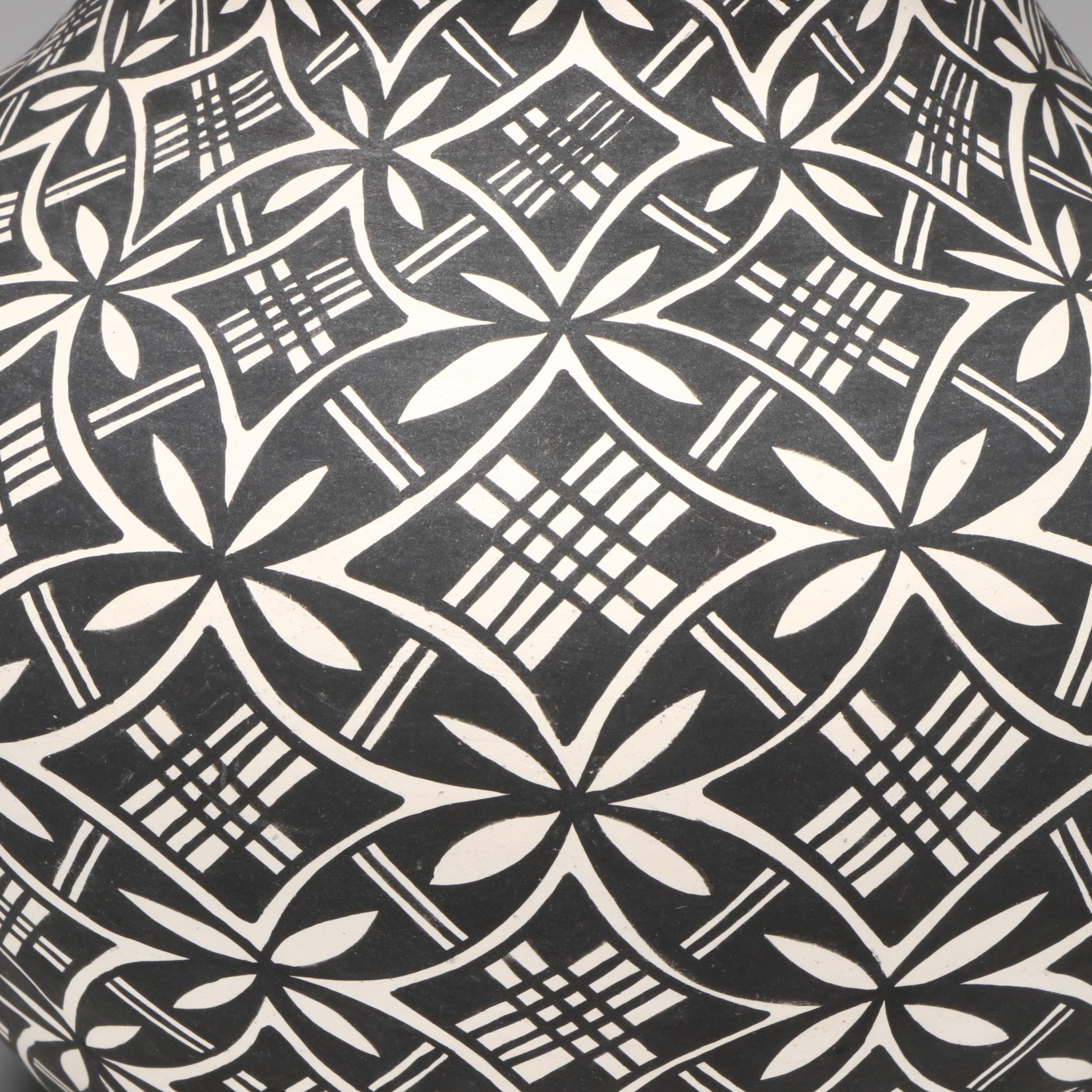 Mary Seymour Acoma Pueblo Black on White Olla