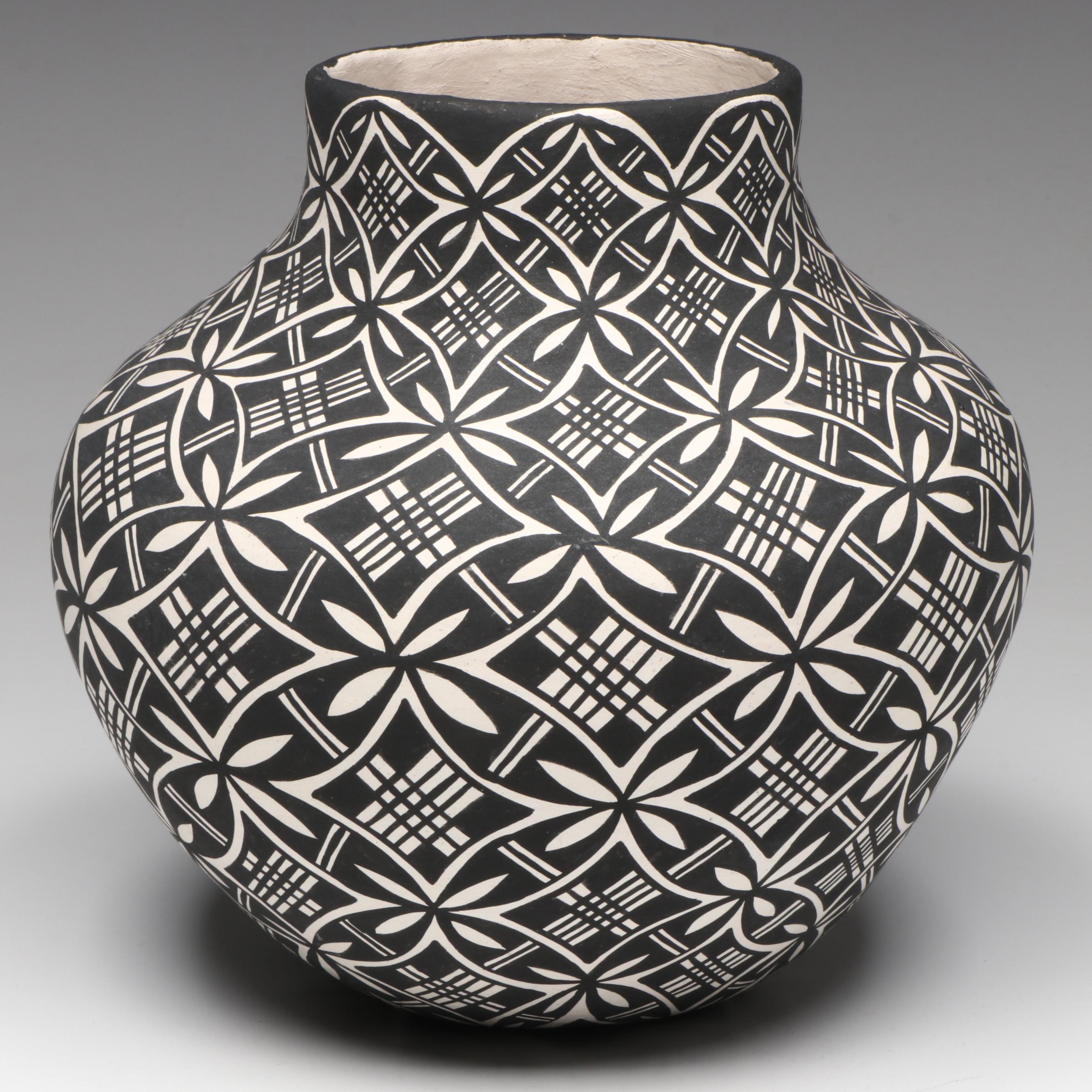Mary Seymour Acoma Pueblo Black on White Olla