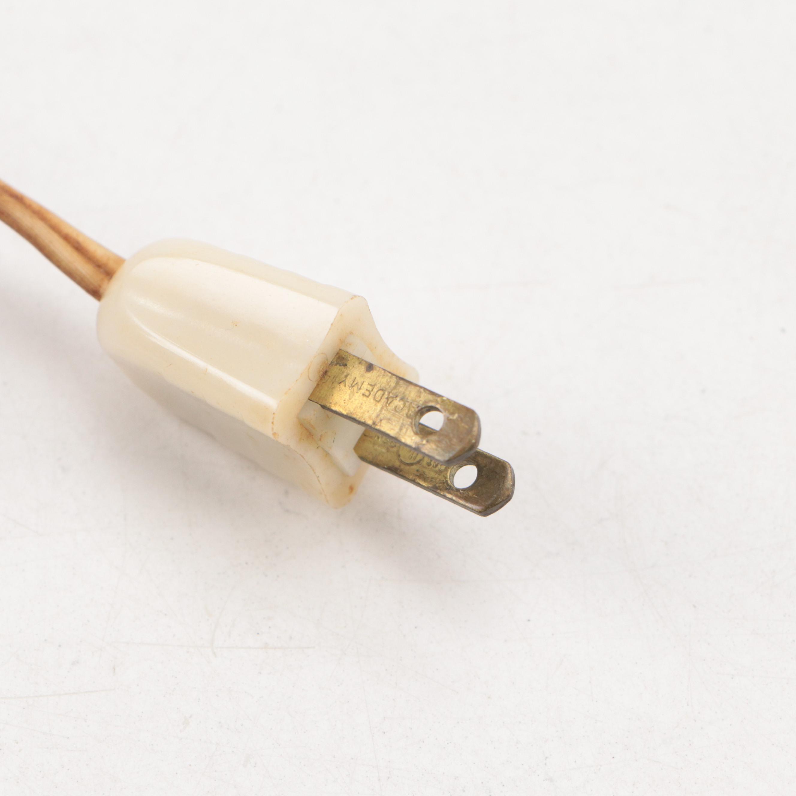 Victorian Style Farmstead Genre Hand-Painted Milk Glass Globe Lamp, 20th C.