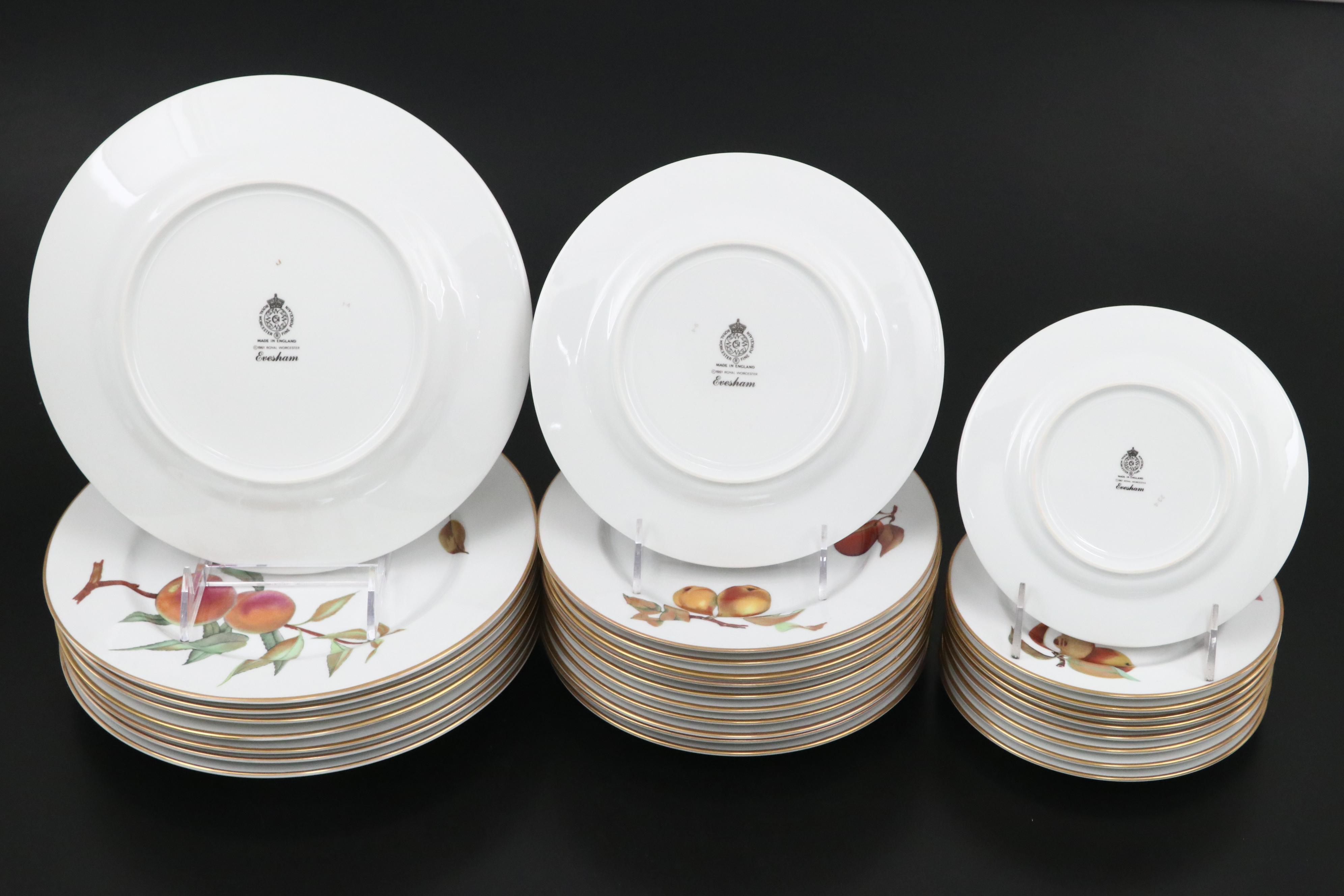 Royal Worcester "Evesham" with "Evesham Vale" Dinnerware and Serving Pieces