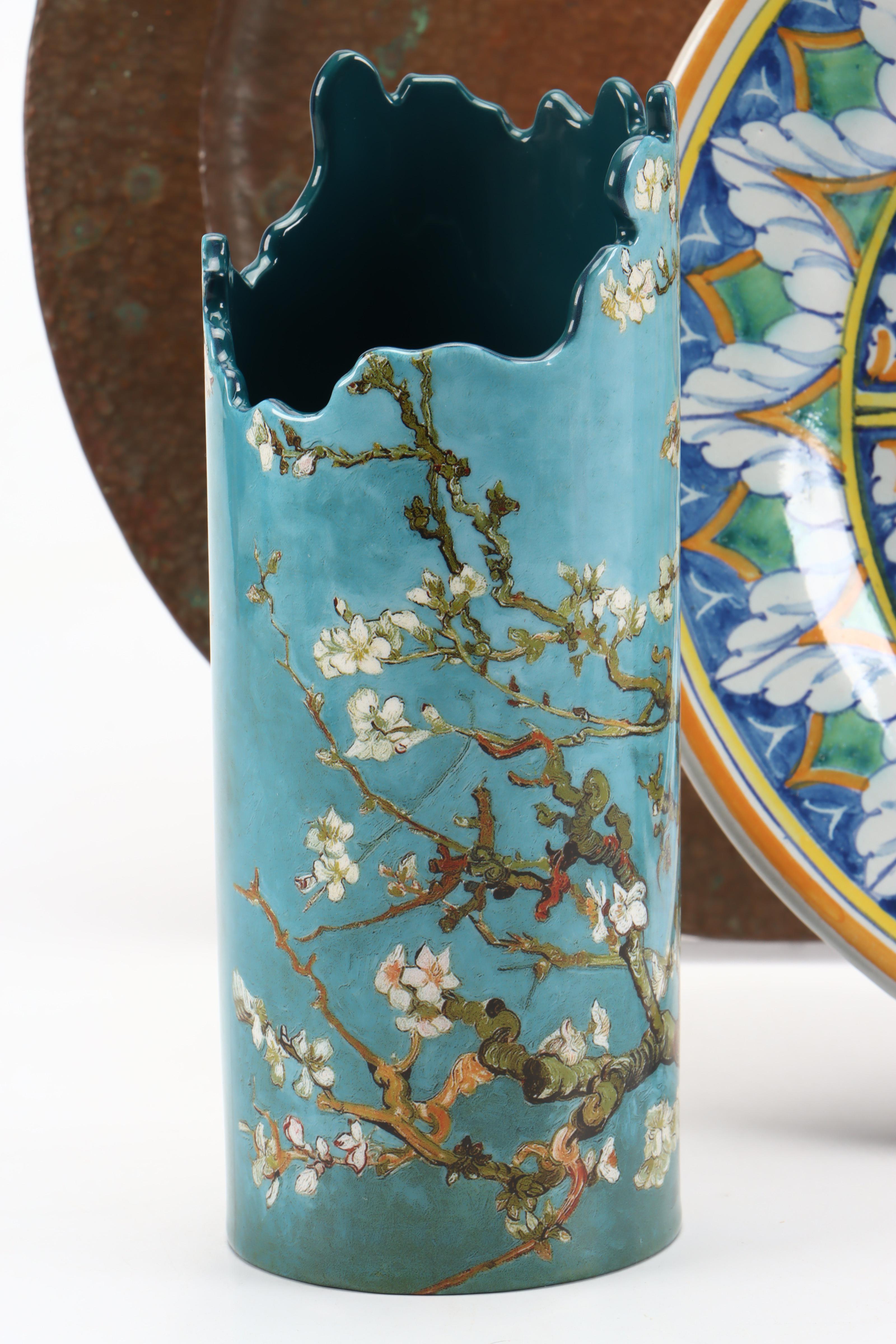 John Beswick for Silhouette d'Art Vincent Van Gogh Vase with Other Chargers