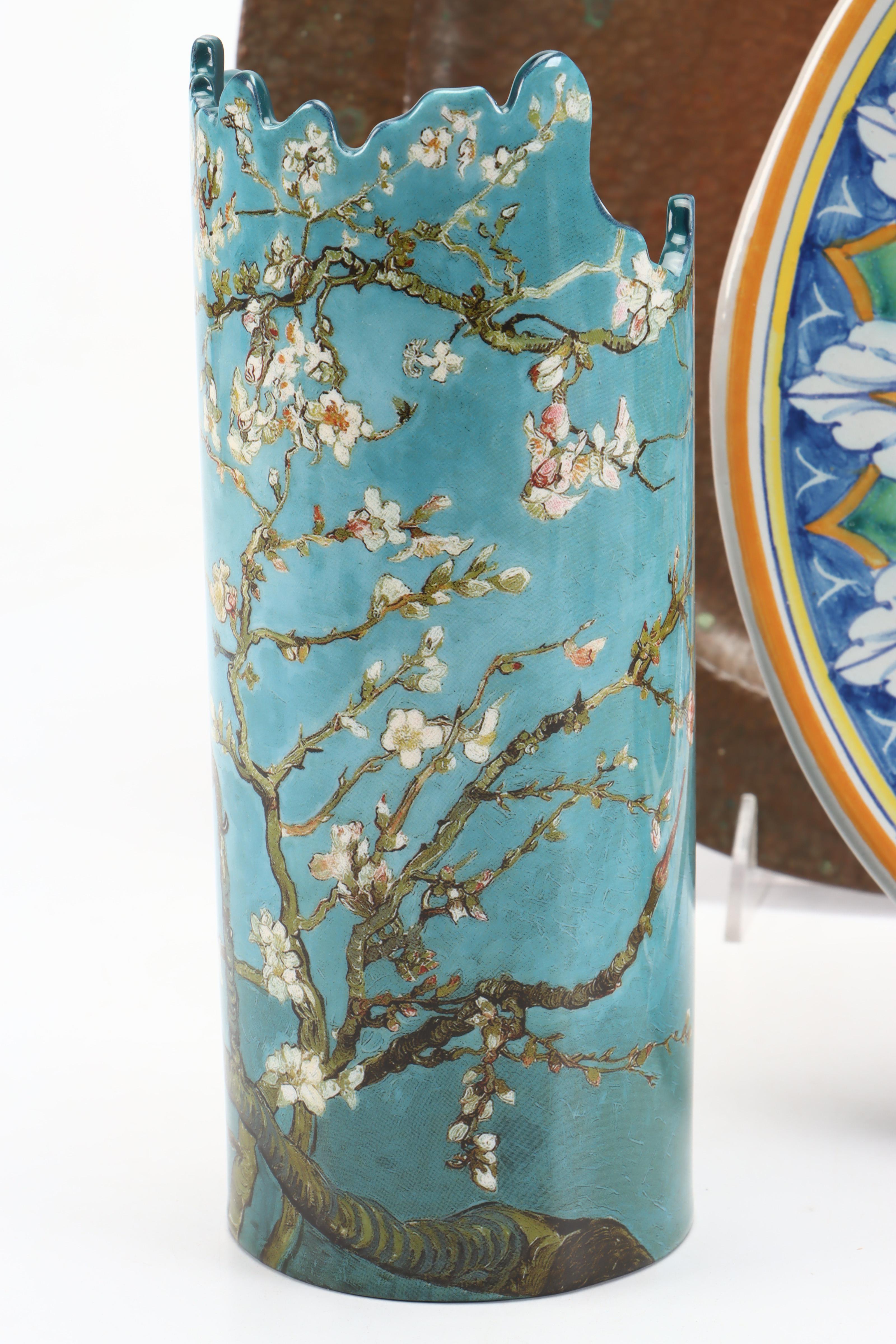 John Beswick for Silhouette d'Art Vincent Van Gogh Vase with Other Chargers