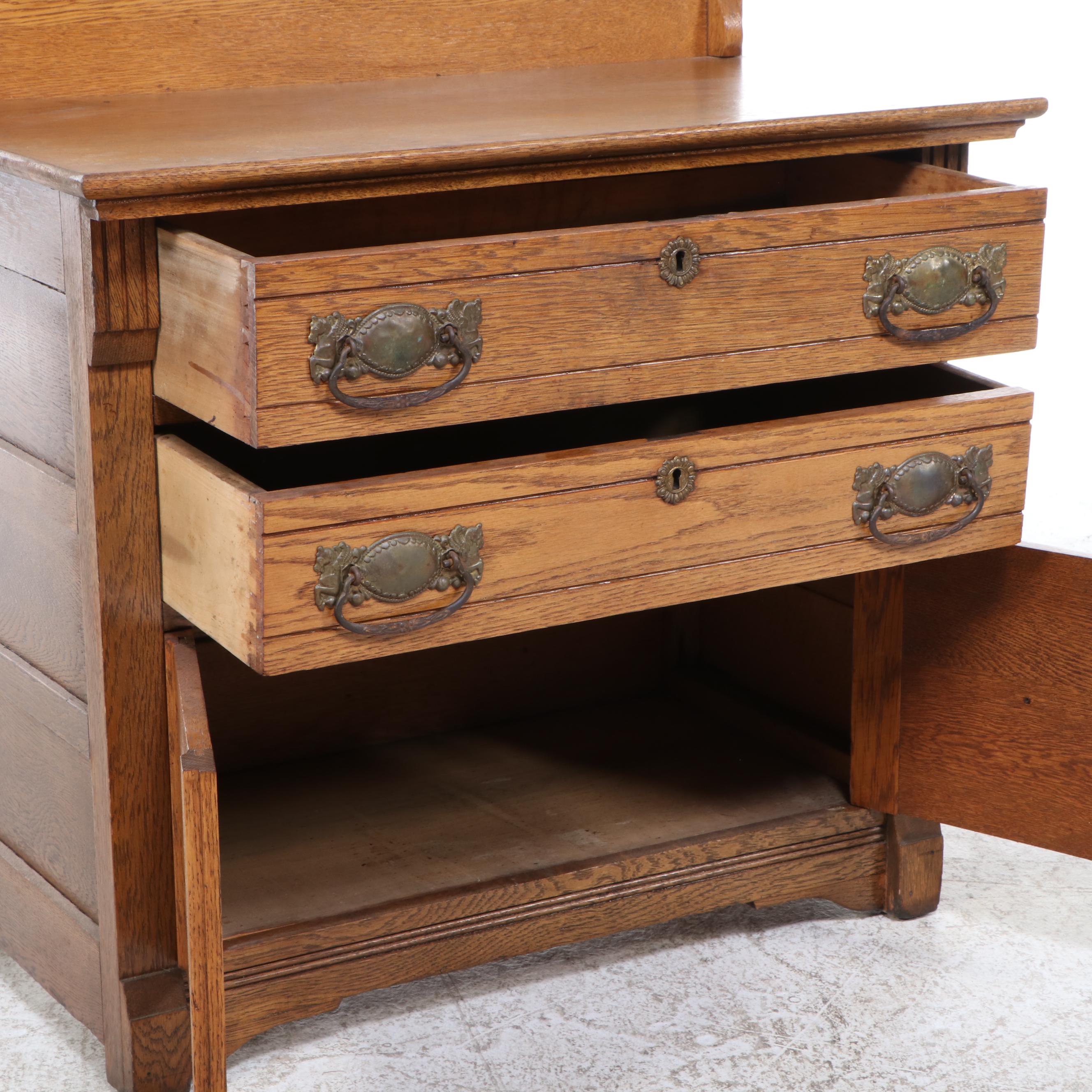 Late Victorian Quartersawn Oak Washstand with Towel Bar, Circa 1900