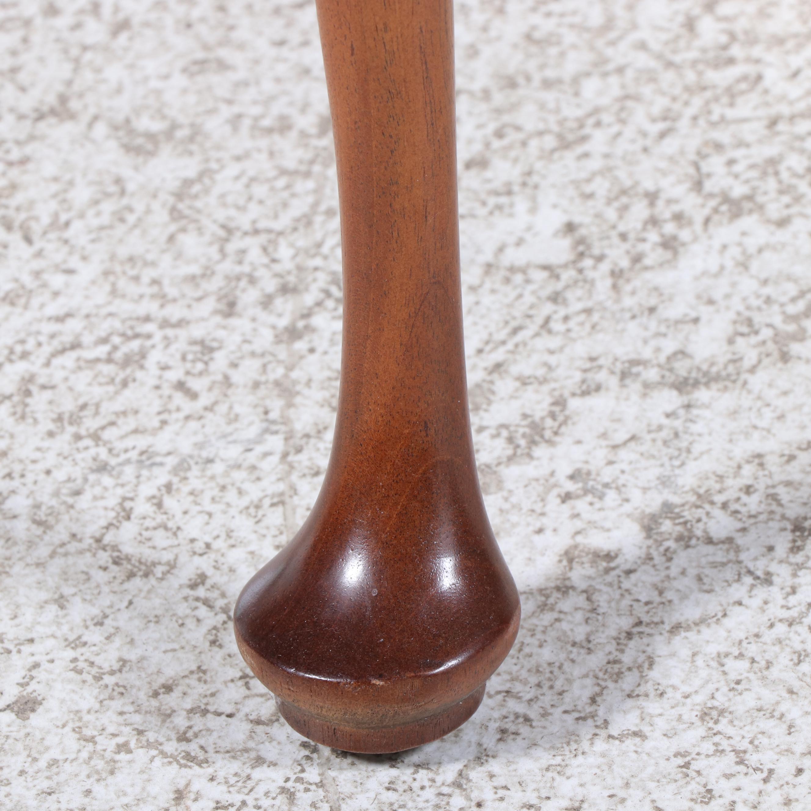 Henkel-Harris "Virginia Galleries" Queen Anne Style Mahogany Tea Table, 1978