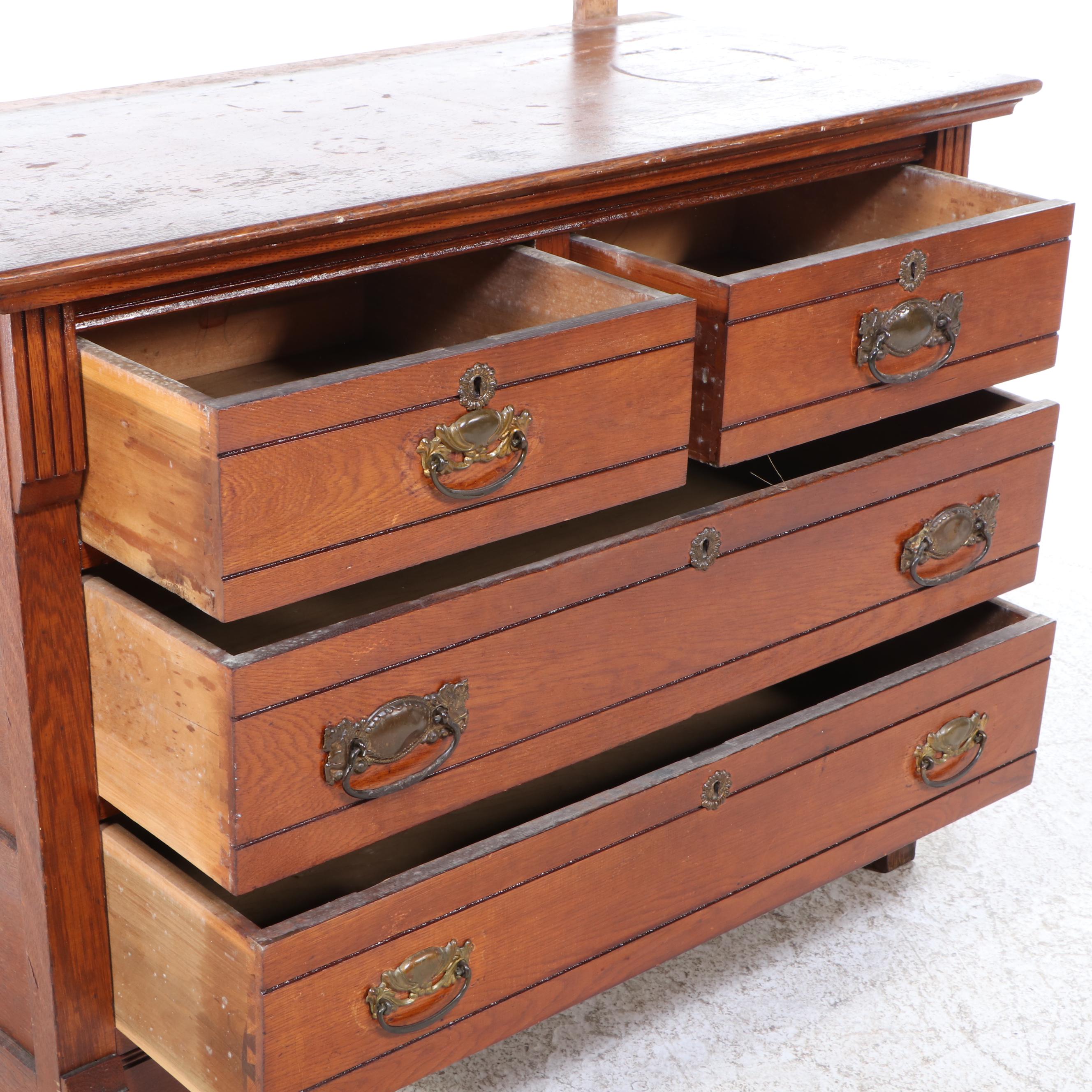 Late Victorian Oak Four-Drawer Dresser, Circa 1900