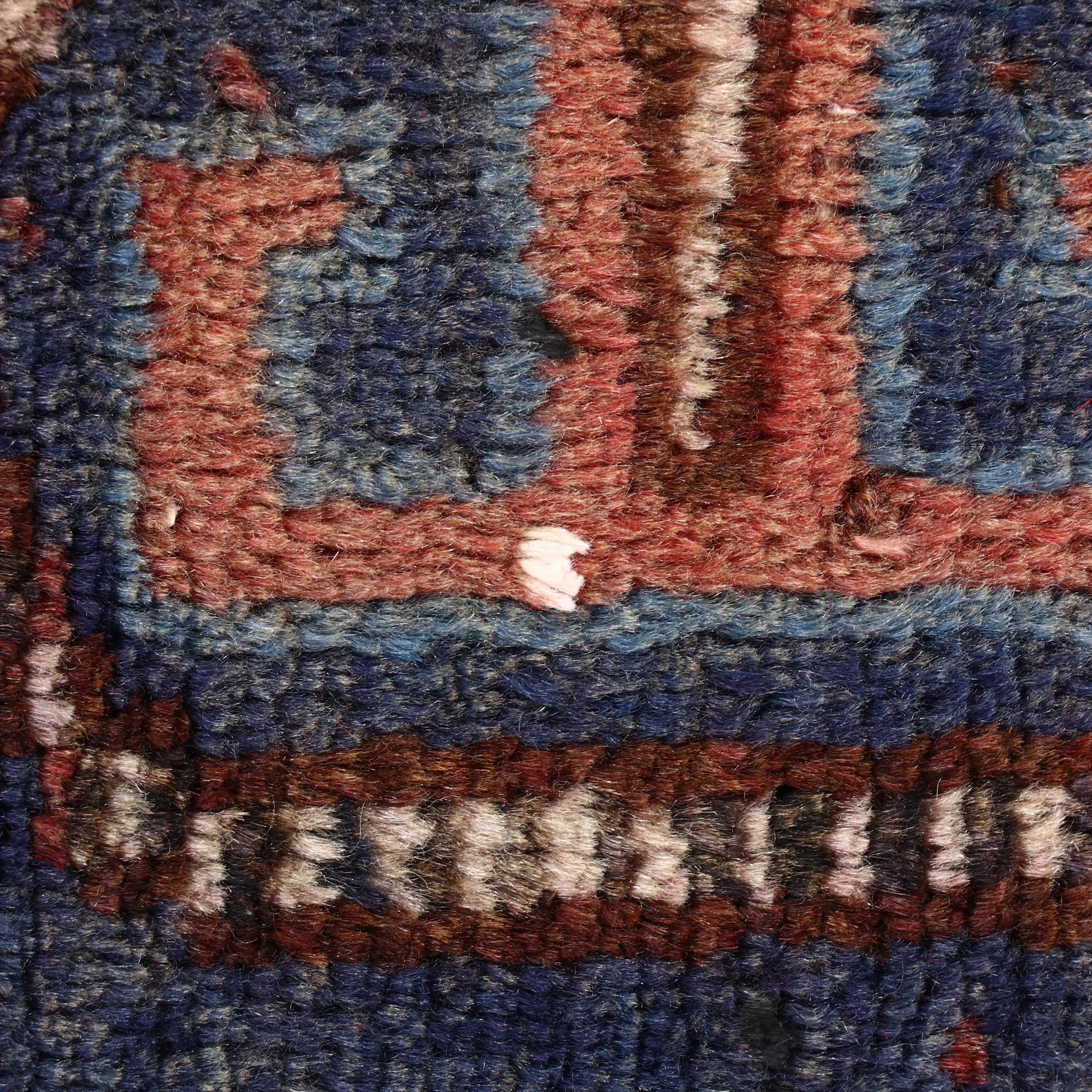 2'9 x 3'10 Hand-Knotted Persian Qashqai Accent Rug