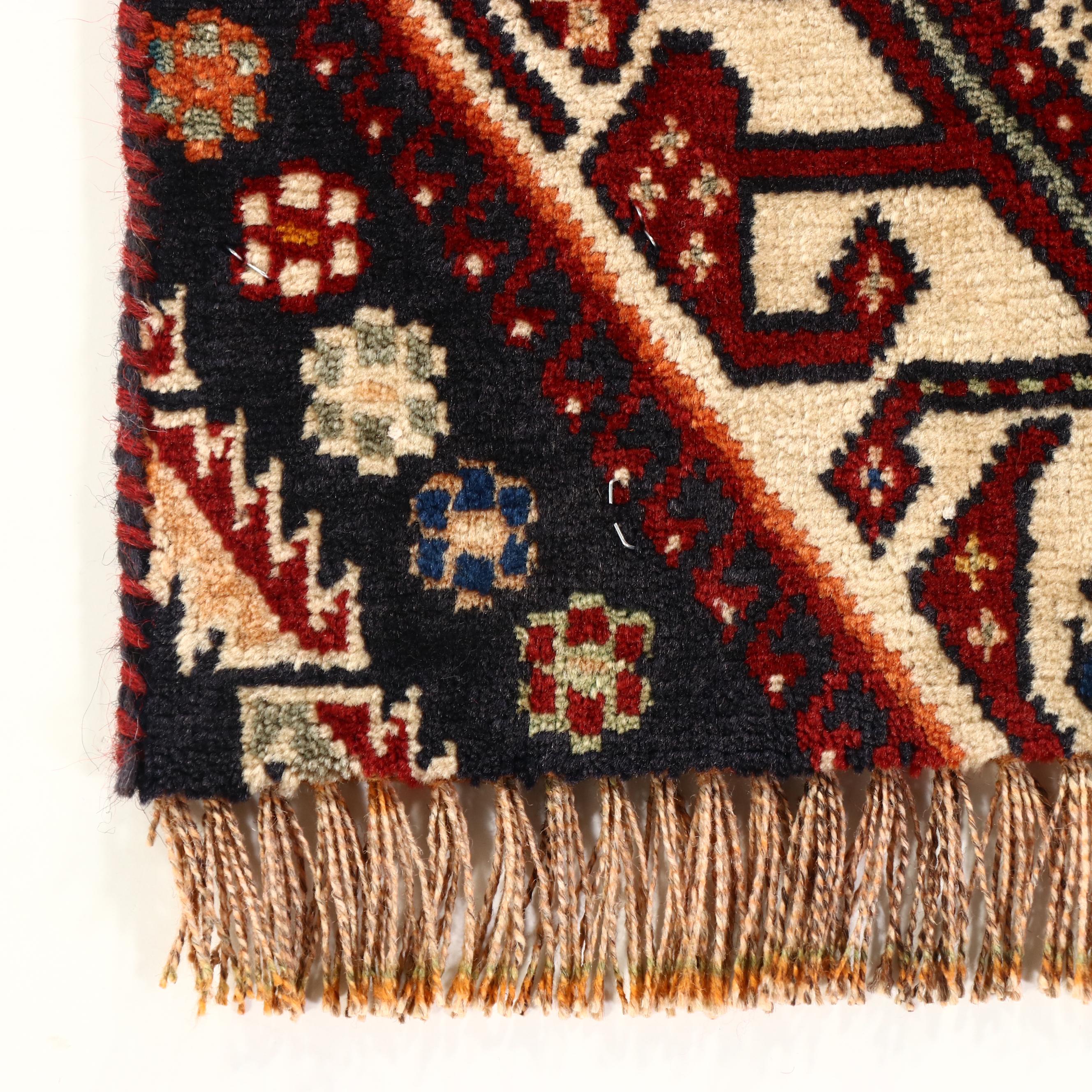 1'4 x 1'3 Hand-Knotted Persian Qashqai Floor Mat