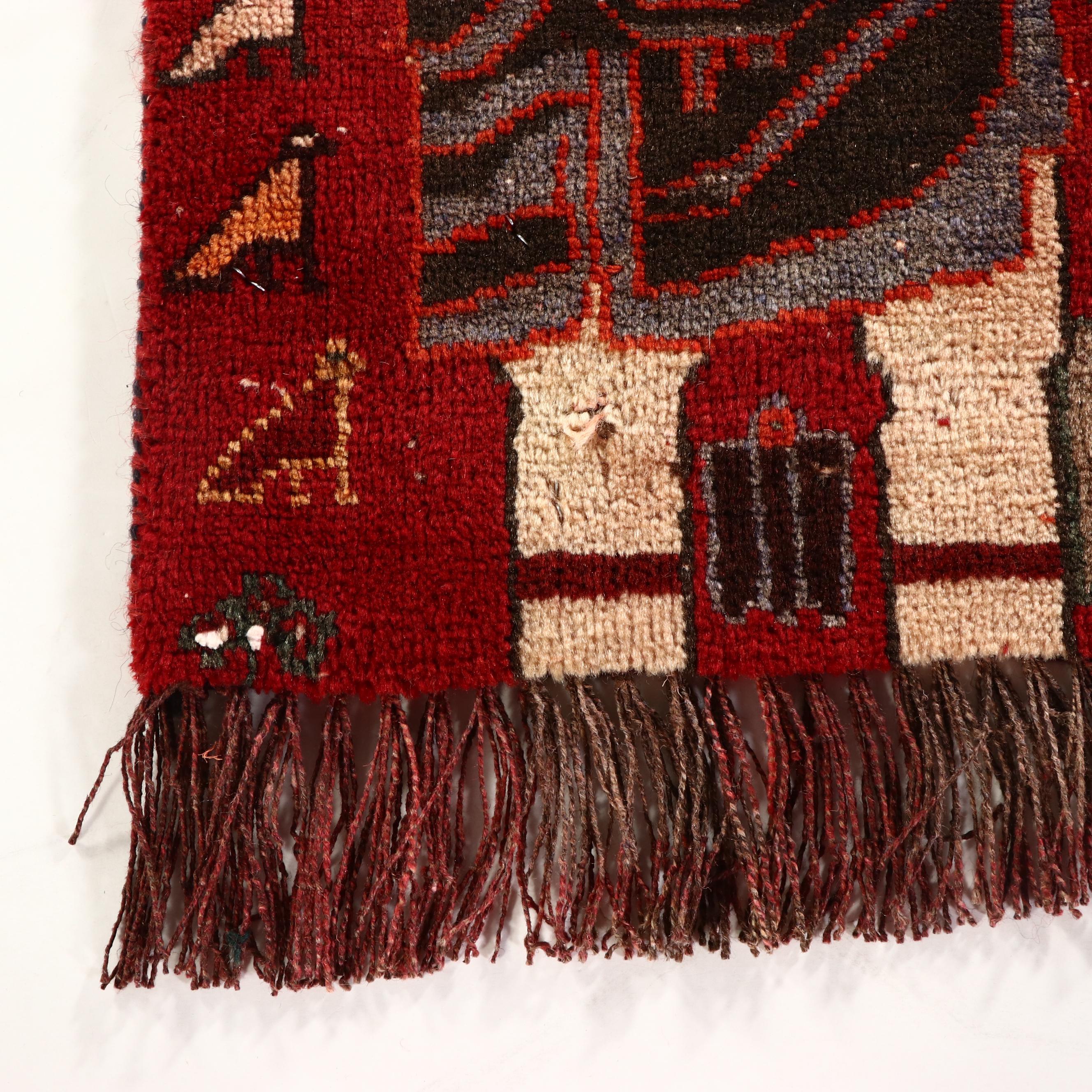 2' x 2' Hand-Knotted Persian Qashqai Pictorial Floor Mat