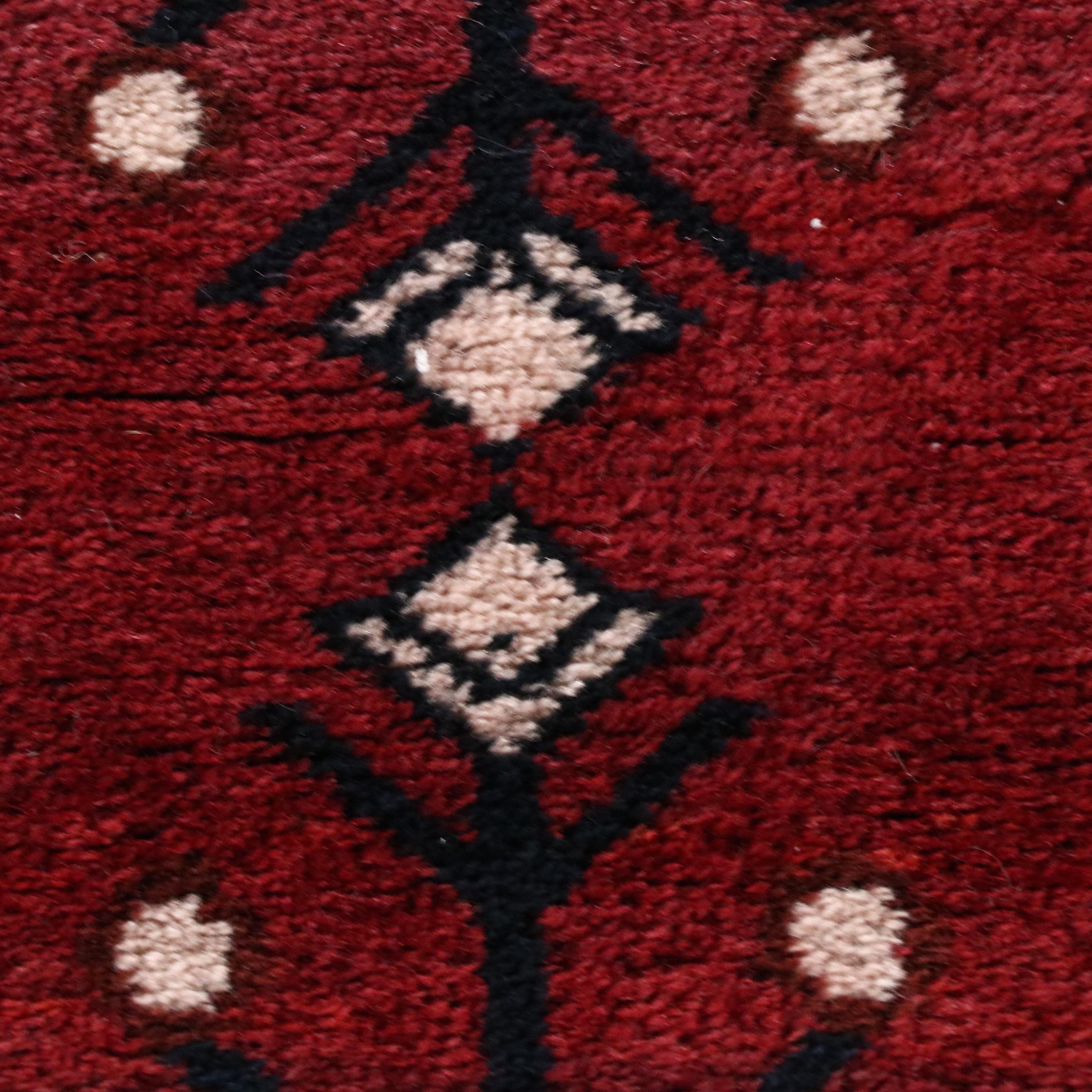 4'9 x 7'5 Hand-Knotted Persian Shiraz Area Rug