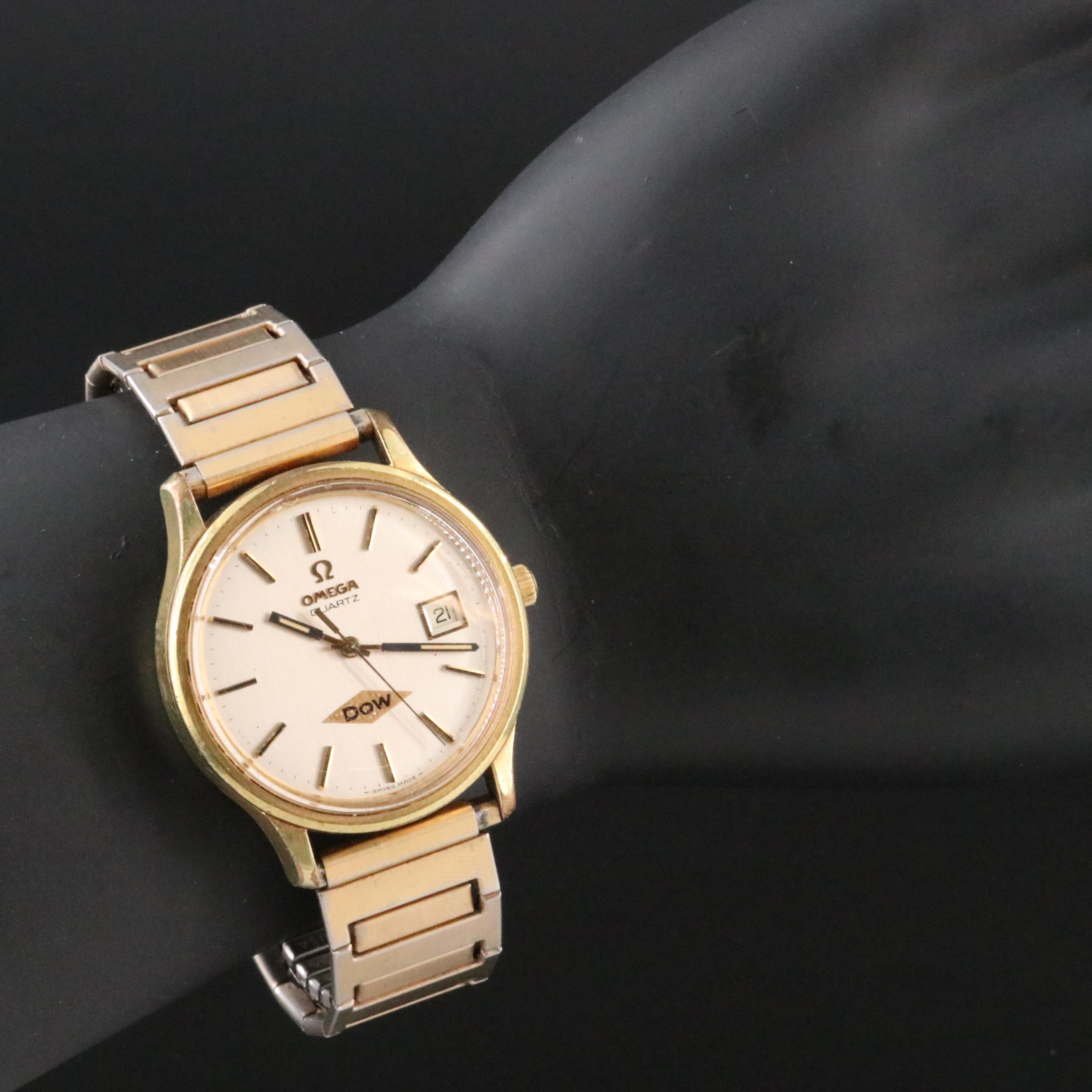 Omega Dow Chemical 25 Years Award Watch