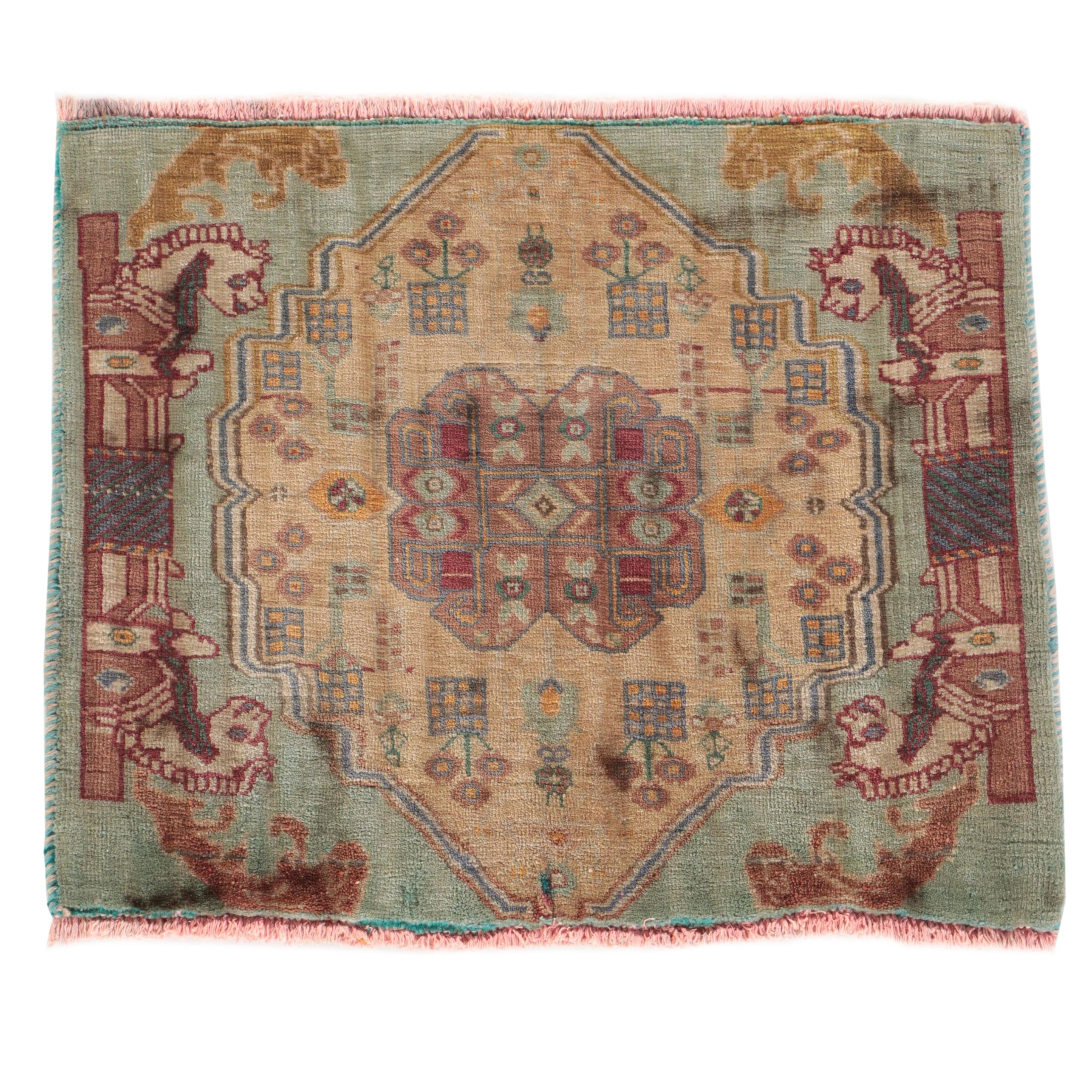 2'  x 2'4 Hand-Knotted Persian Qashqai Persepolis Head Floor Mat