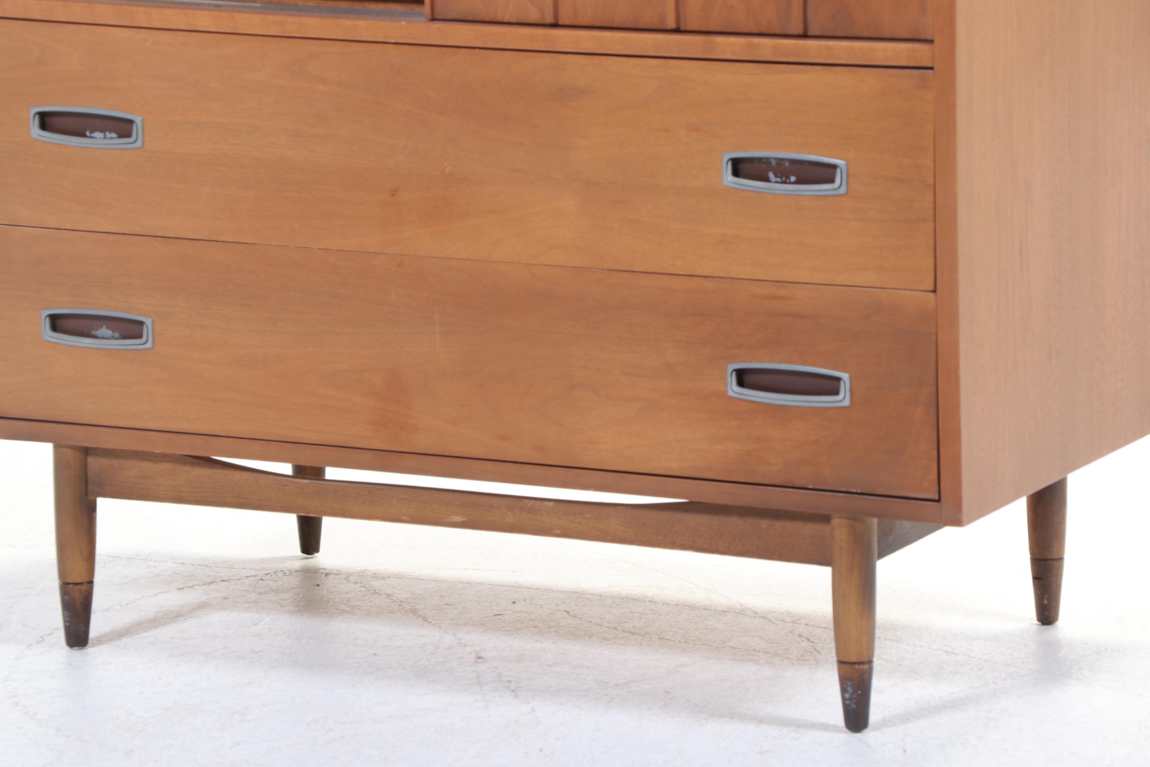 Hooker Furniture "Mainline" Mid Century Modern Walnut Eight-Drawer Chest