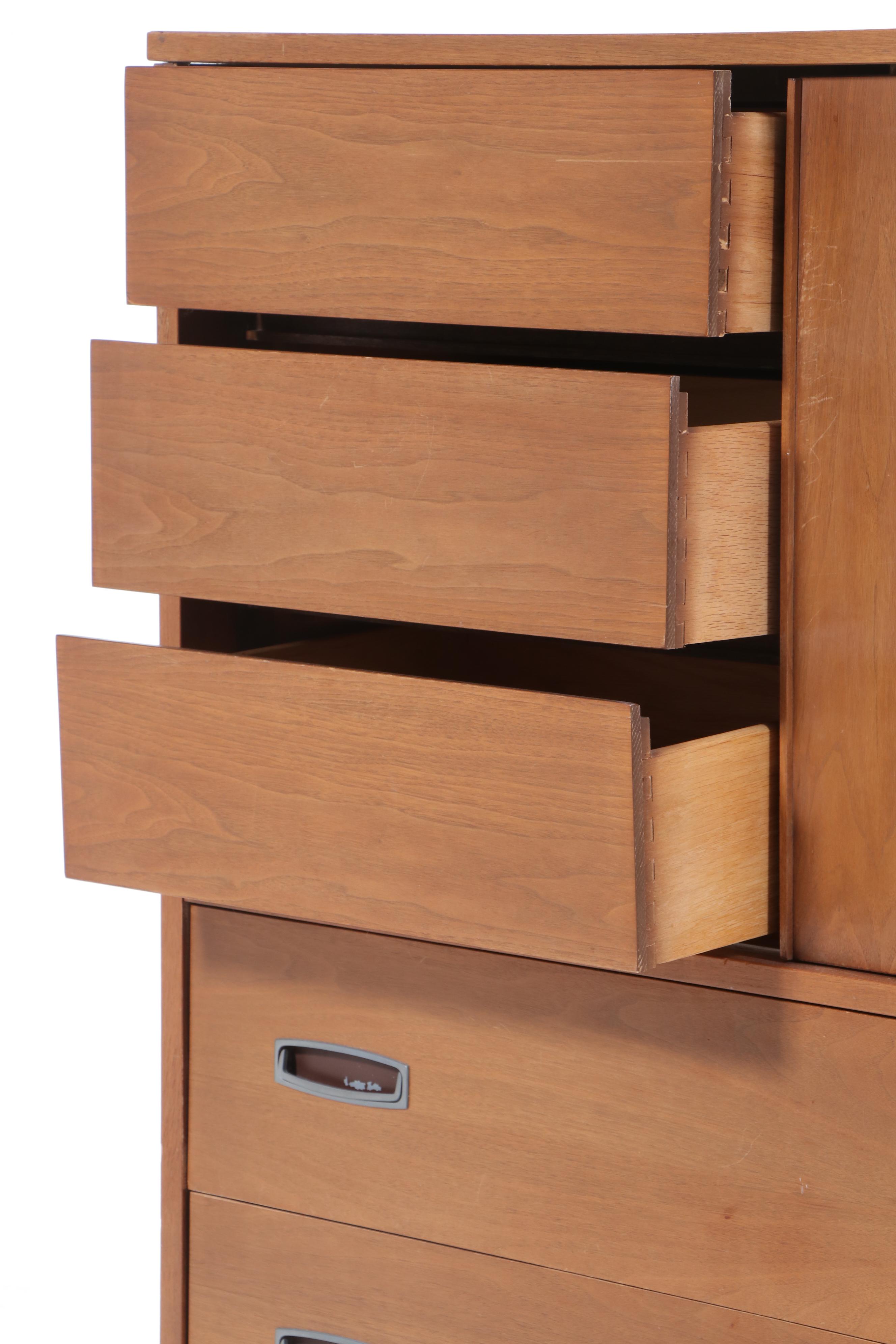 Hooker Furniture "Mainline" Mid Century Modern Walnut Eight-Drawer Chest