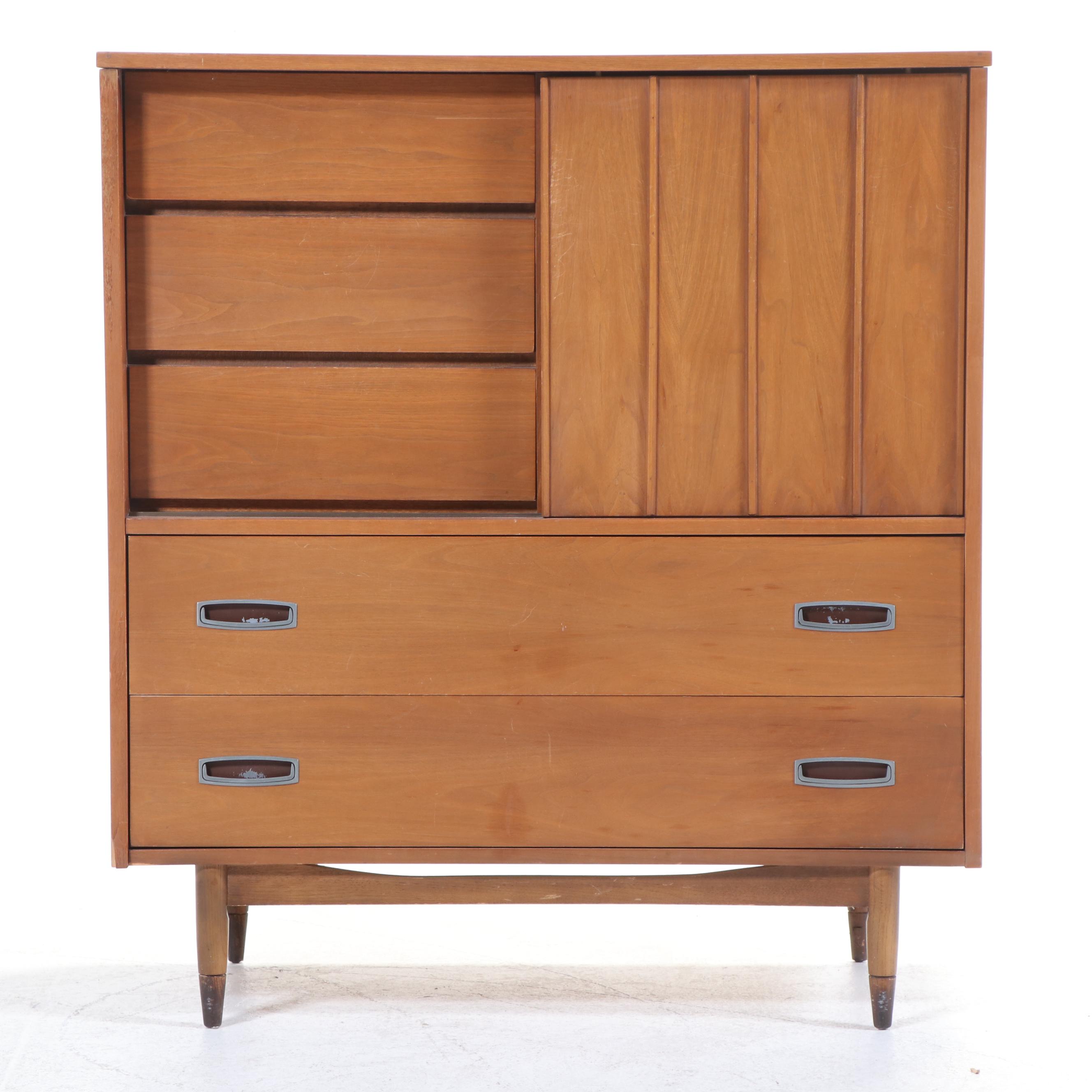 Hooker Furniture "Mainline" Mid Century Modern Walnut Eight-Drawer Chest