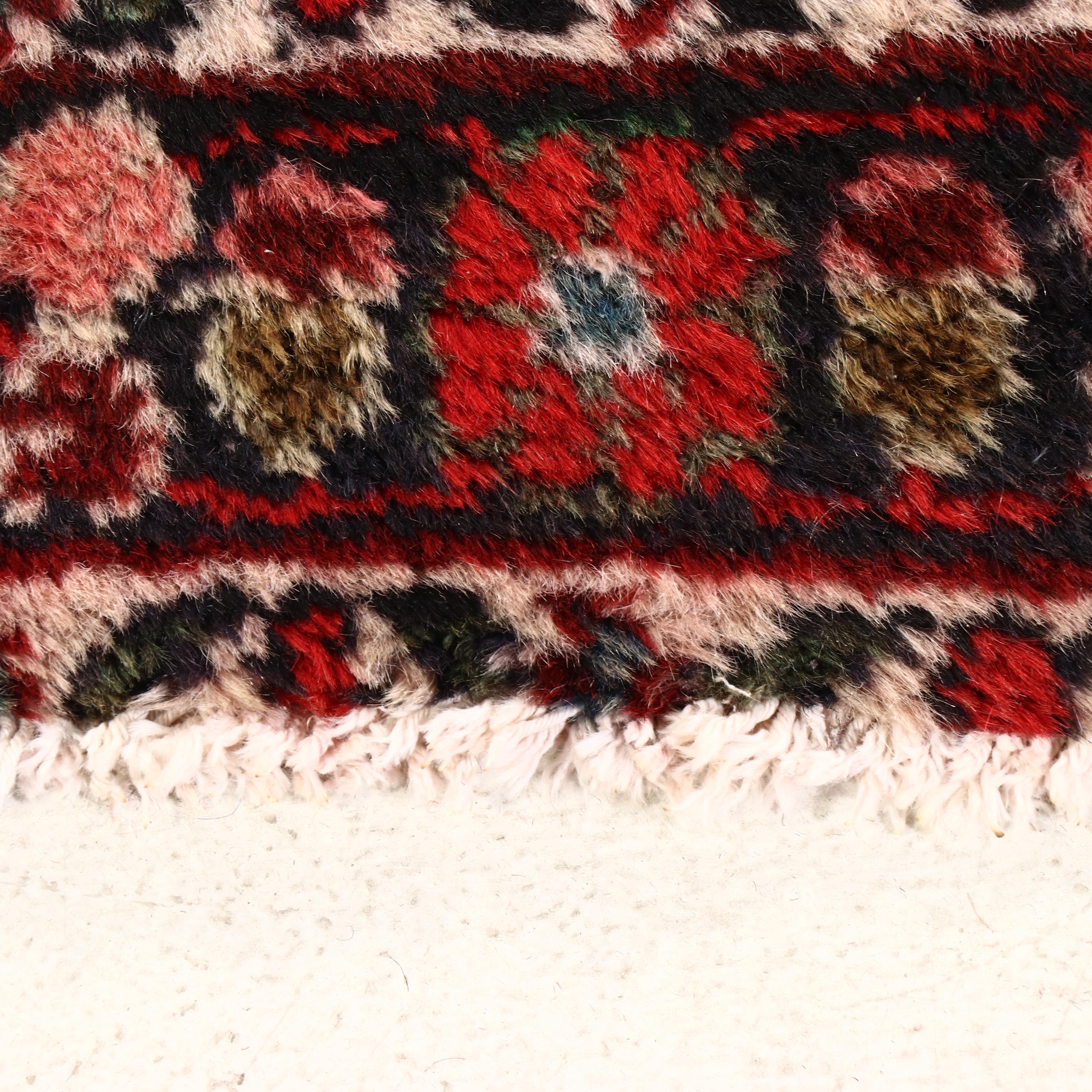 2'10 x 15'4 Hand-Knotted Persian Sarouk Carpet Runner