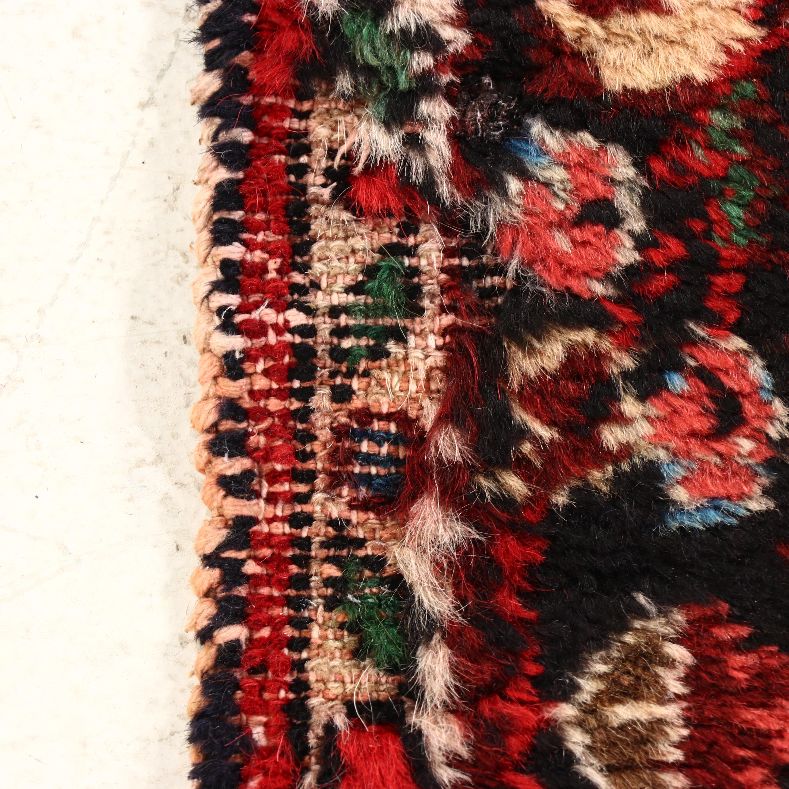 2'10 x 15'4 Hand-Knotted Persian Sarouk Carpet Runner