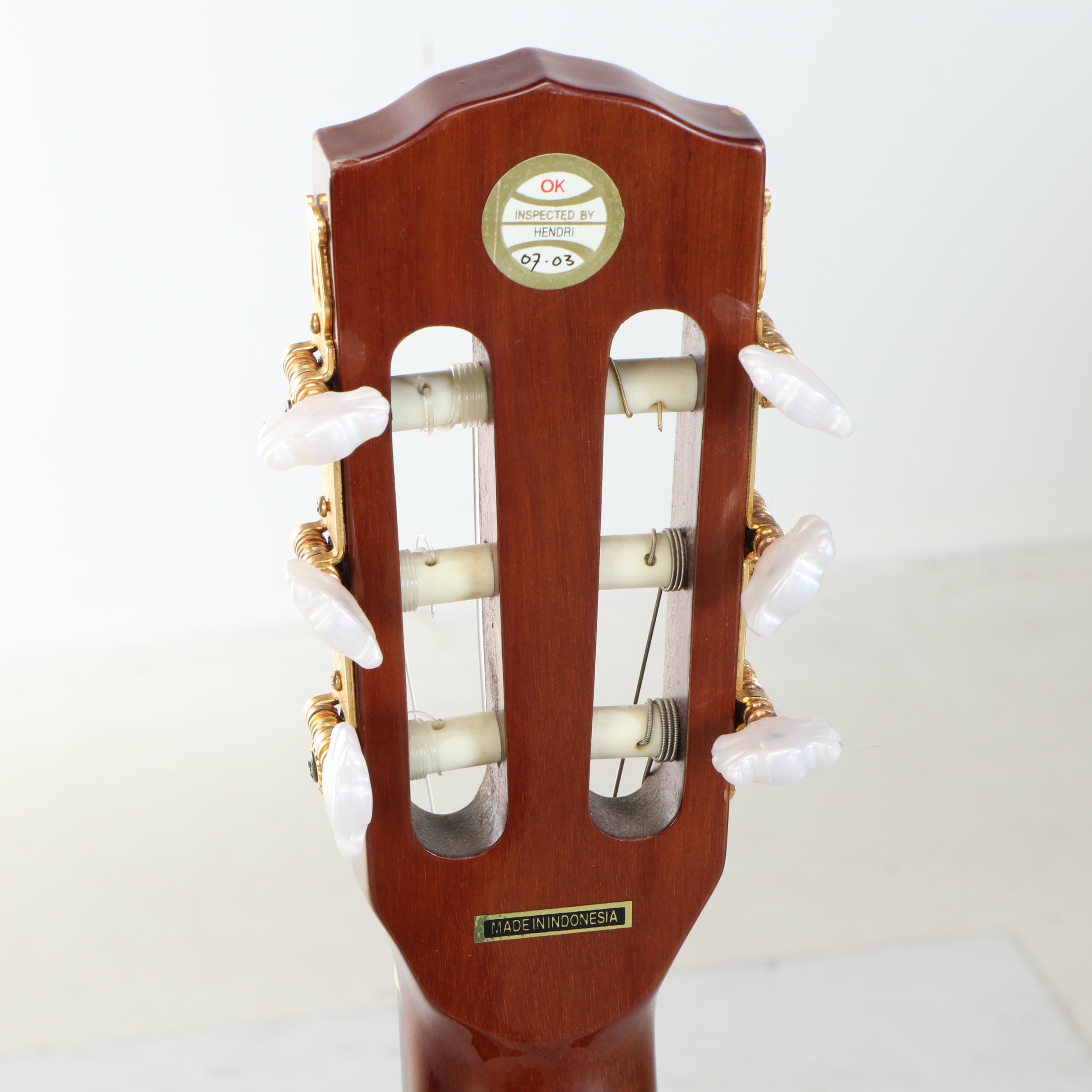 Fender CG-7 Classical Acoustic Guitar