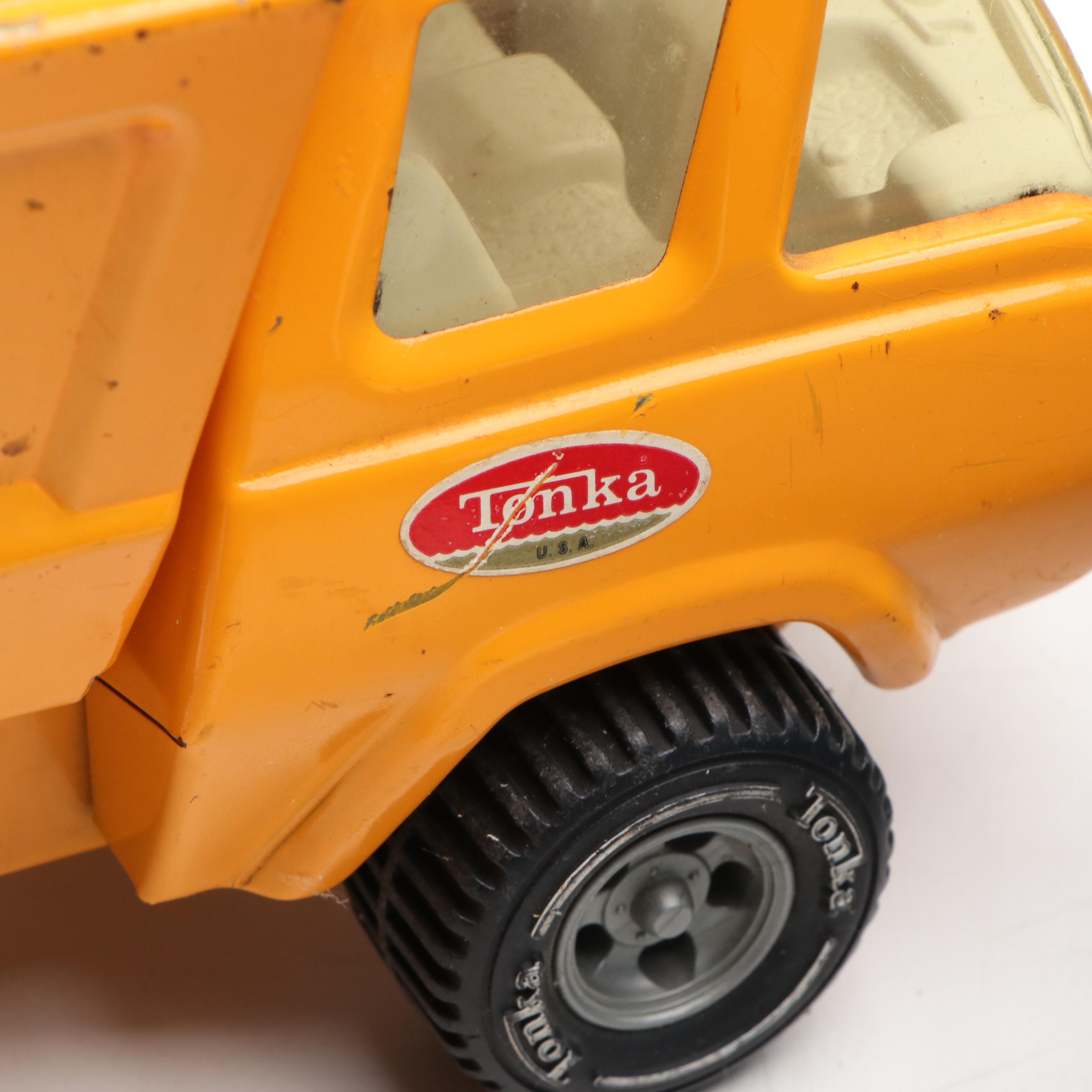 Tonka Winnebago Indian RV Camper, Volkswagen Beetle and Dump Trucks