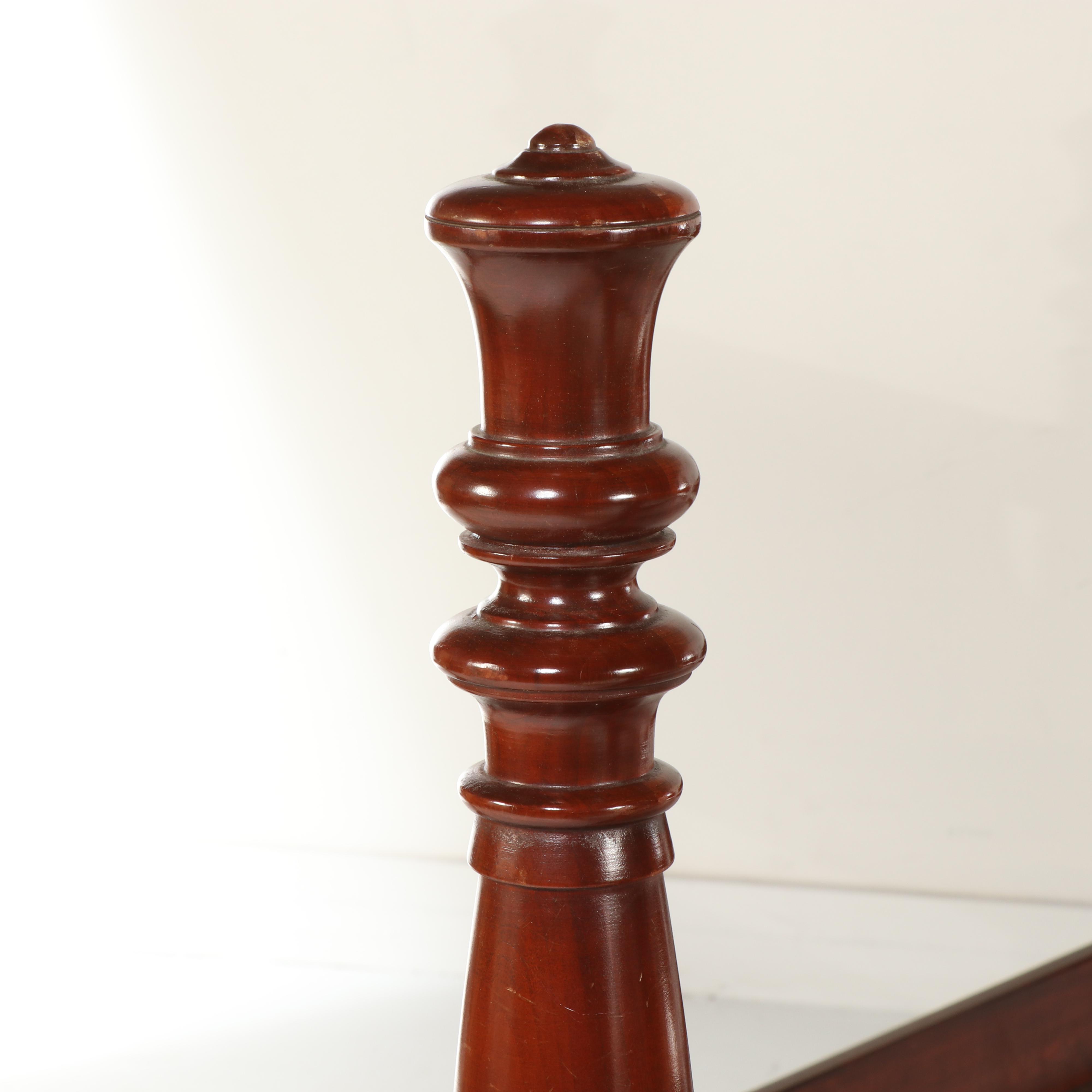 Pair of Willet Wildwood Federal Style Cherry Twin Bed Frames, Mid-20th Century