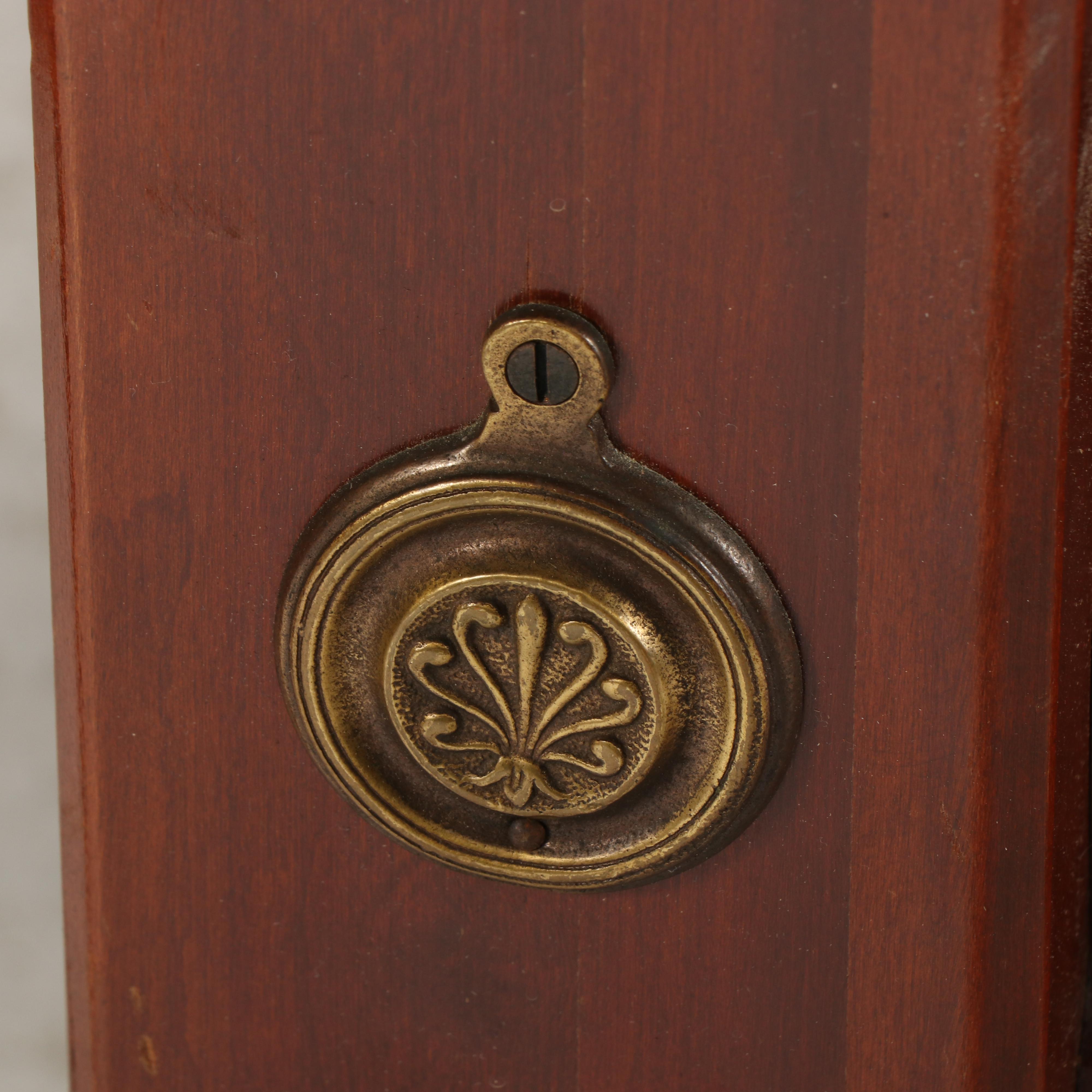 Pair of Willet Wildwood Federal Style Cherry Twin Bed Frames, Mid-20th Century