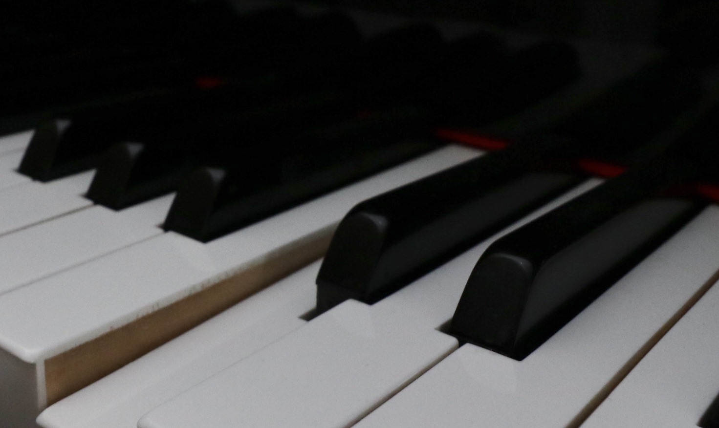 Fletcher & Sons Hyundai G-80A Gloss Black Baby Grand Piano and Bench