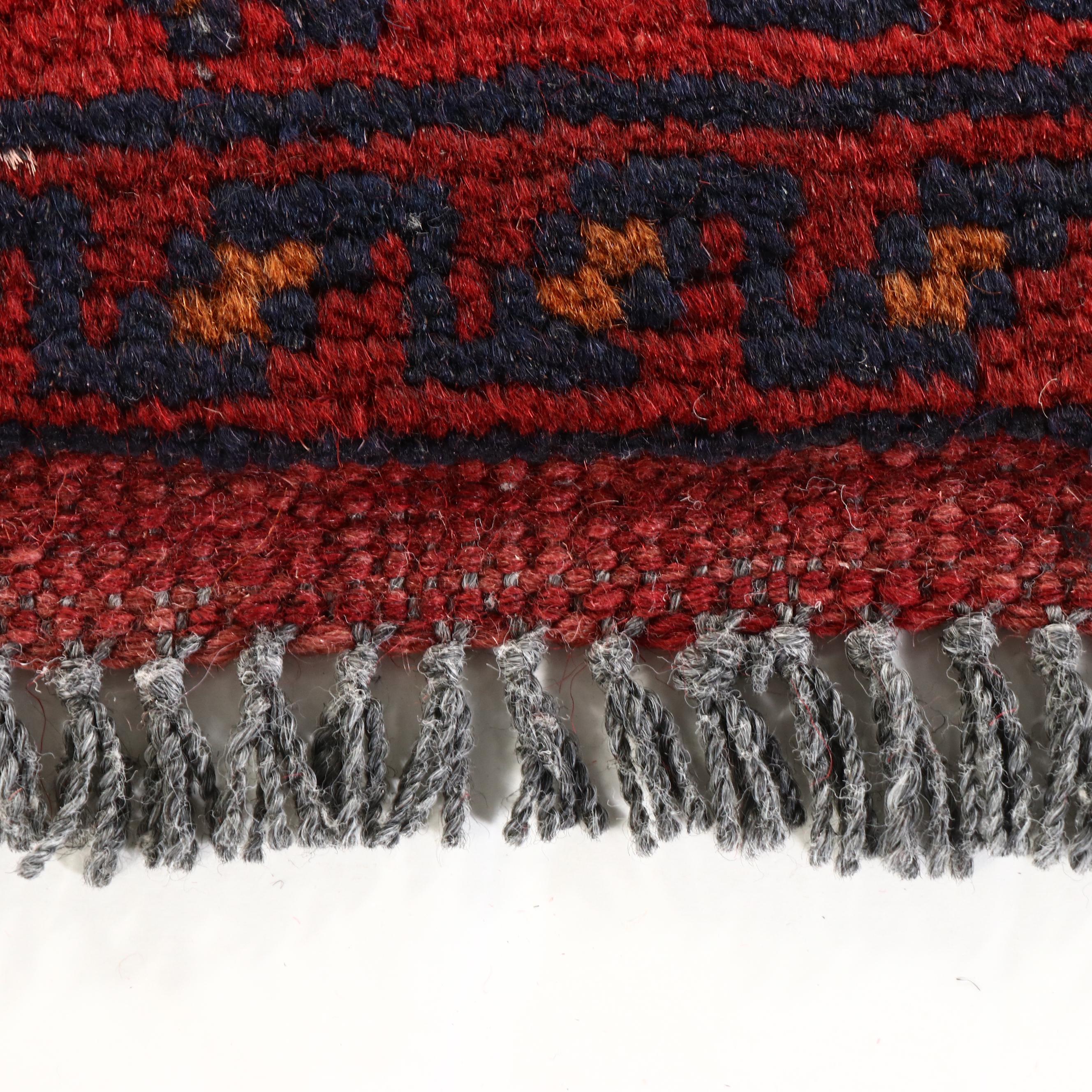 1'9 x 3'4 Hand-Knotted Pakistani Kunduz Style Accent Rug