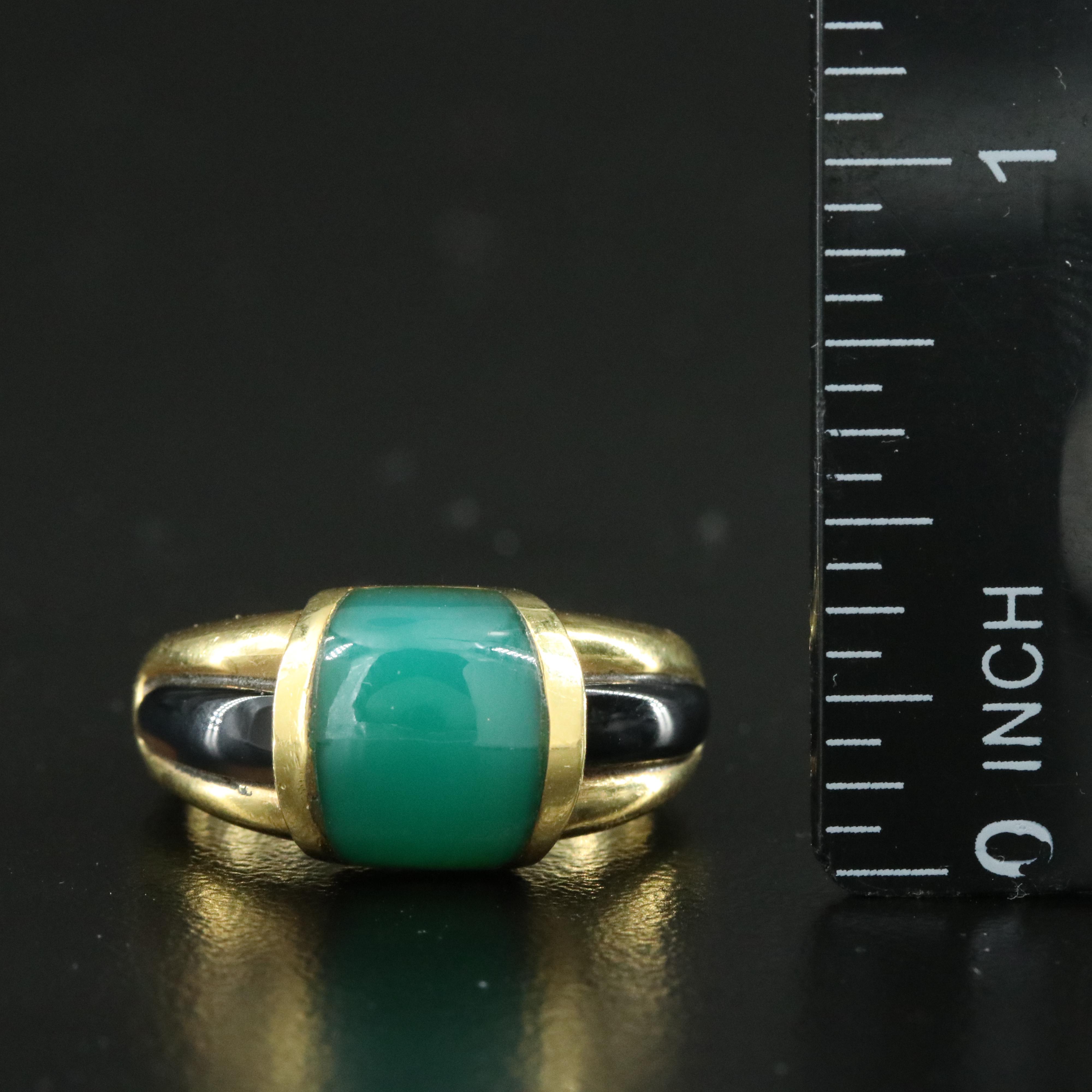 Gucci Vintage 18K Chalcedony and Black Onyx Ring