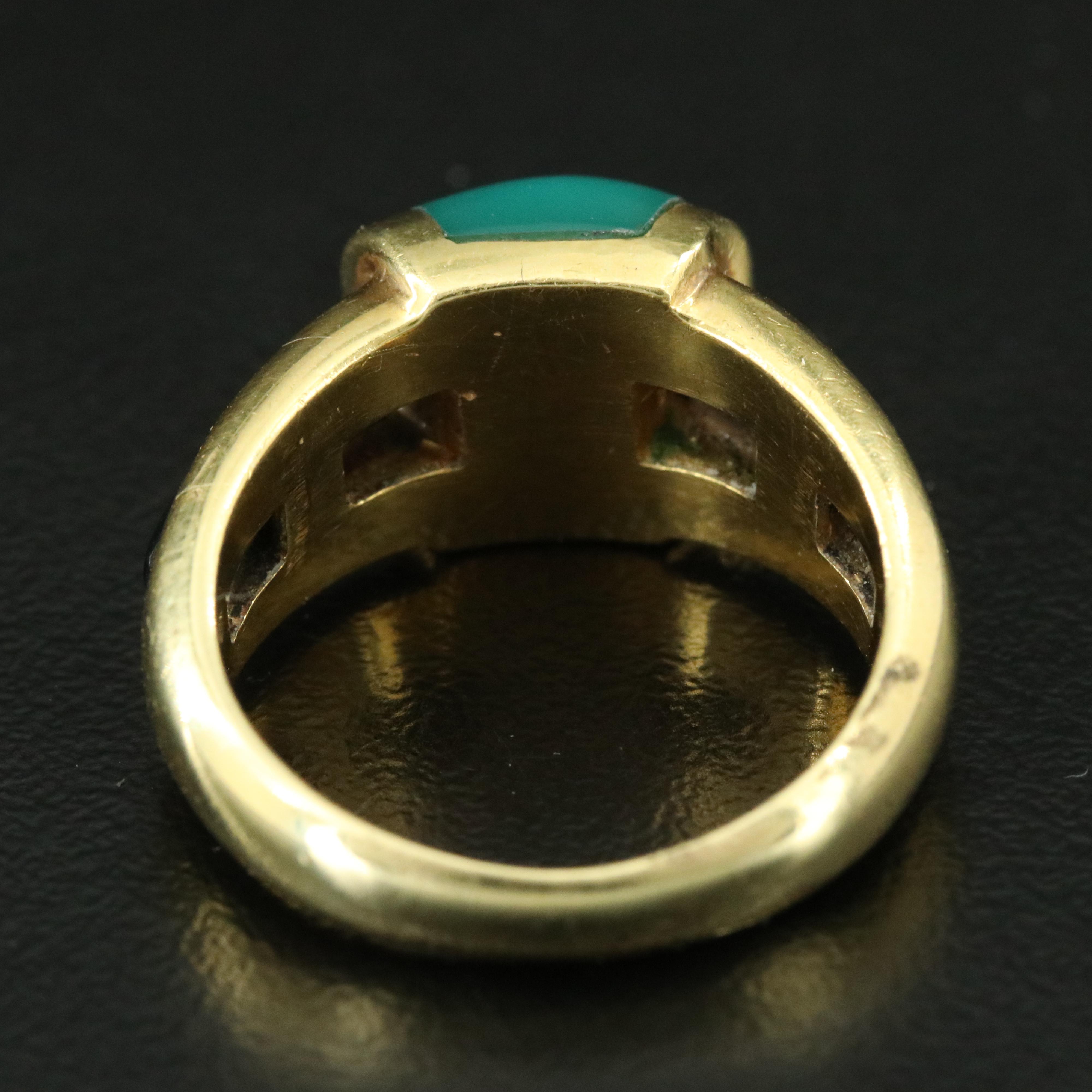 Gucci Vintage 18K Chalcedony and Black Onyx Ring