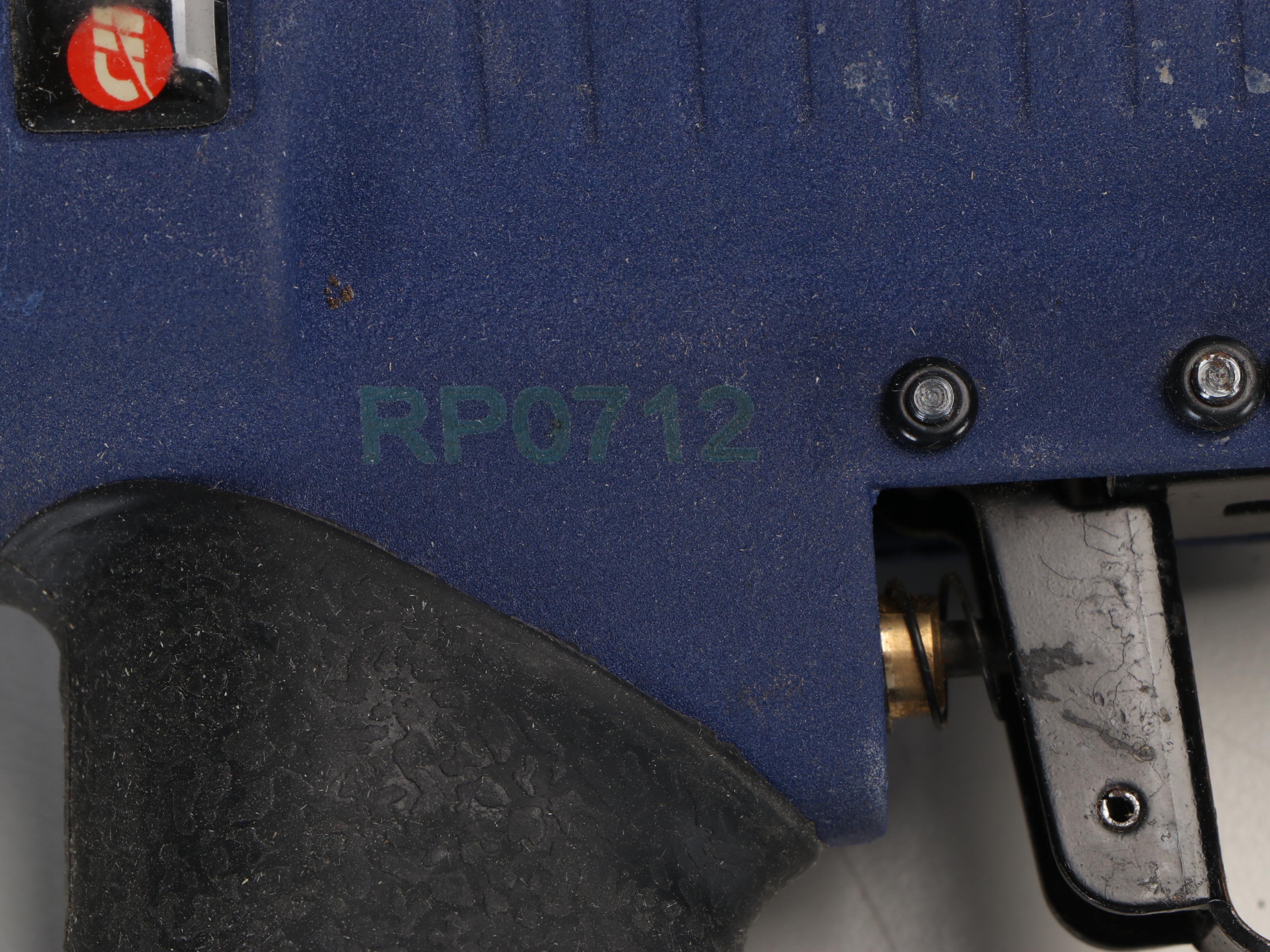 Campbell Hausfeld 2 Gallon Portable Electric Air Compressor with Brad Nailer