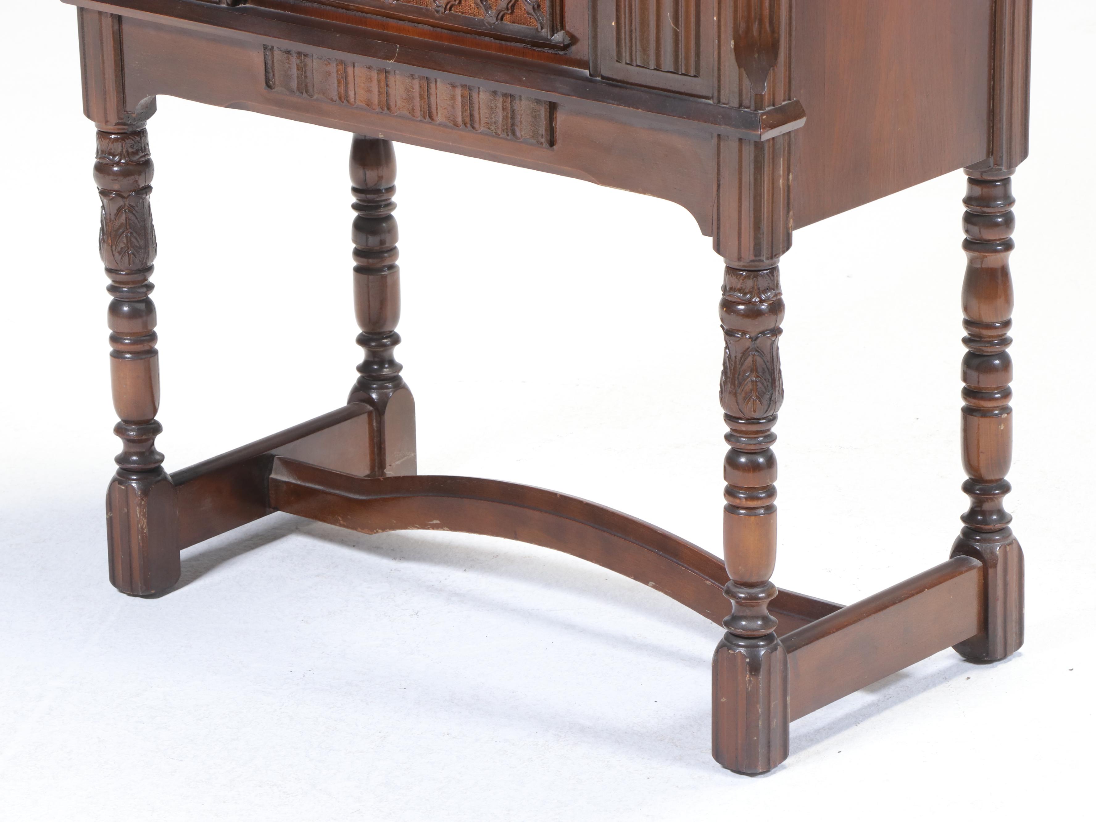 RCA Radiola 80 Wooden Console Radio, 1930–1931