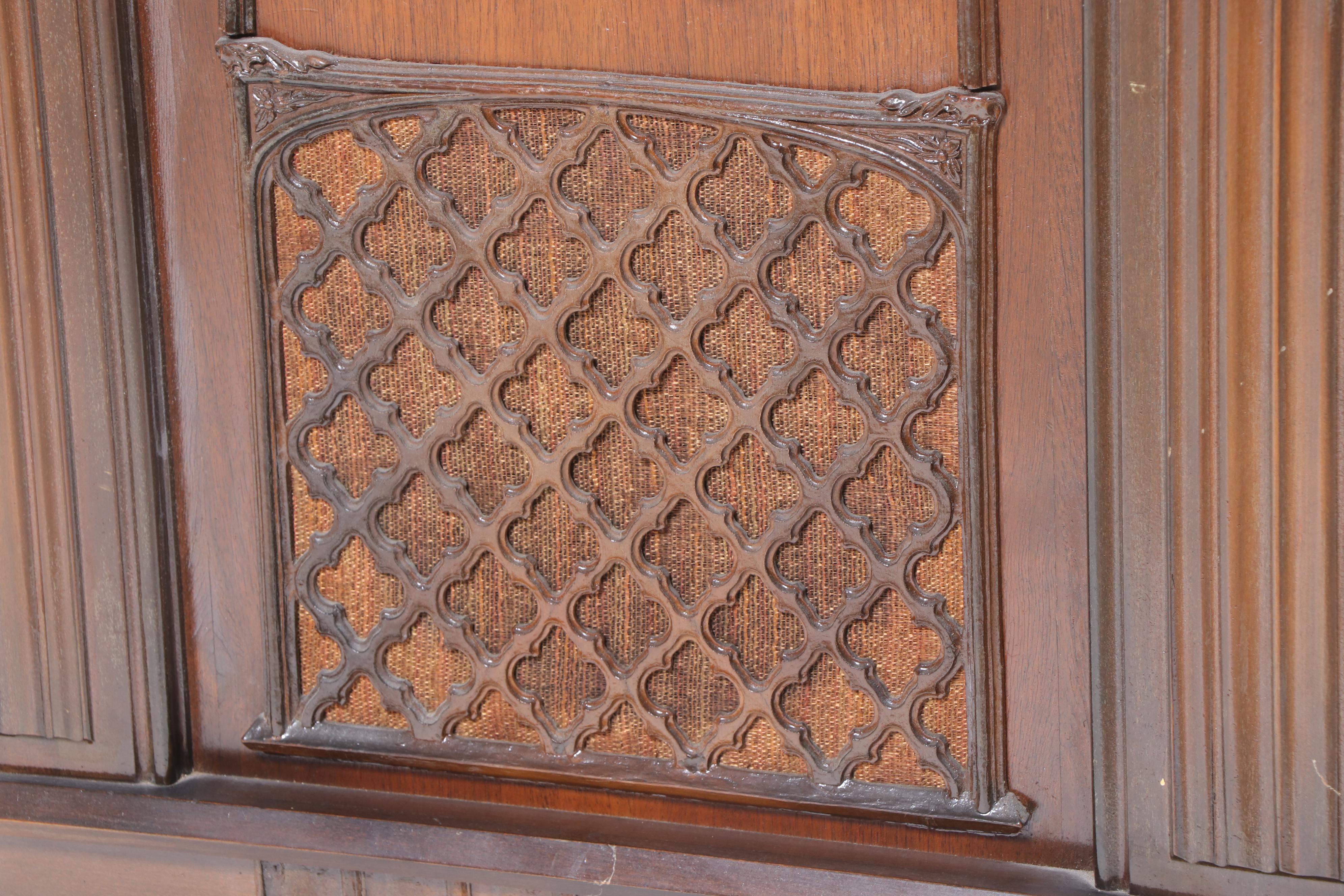 RCA Radiola 80 Wooden Console Radio, 1930–1931