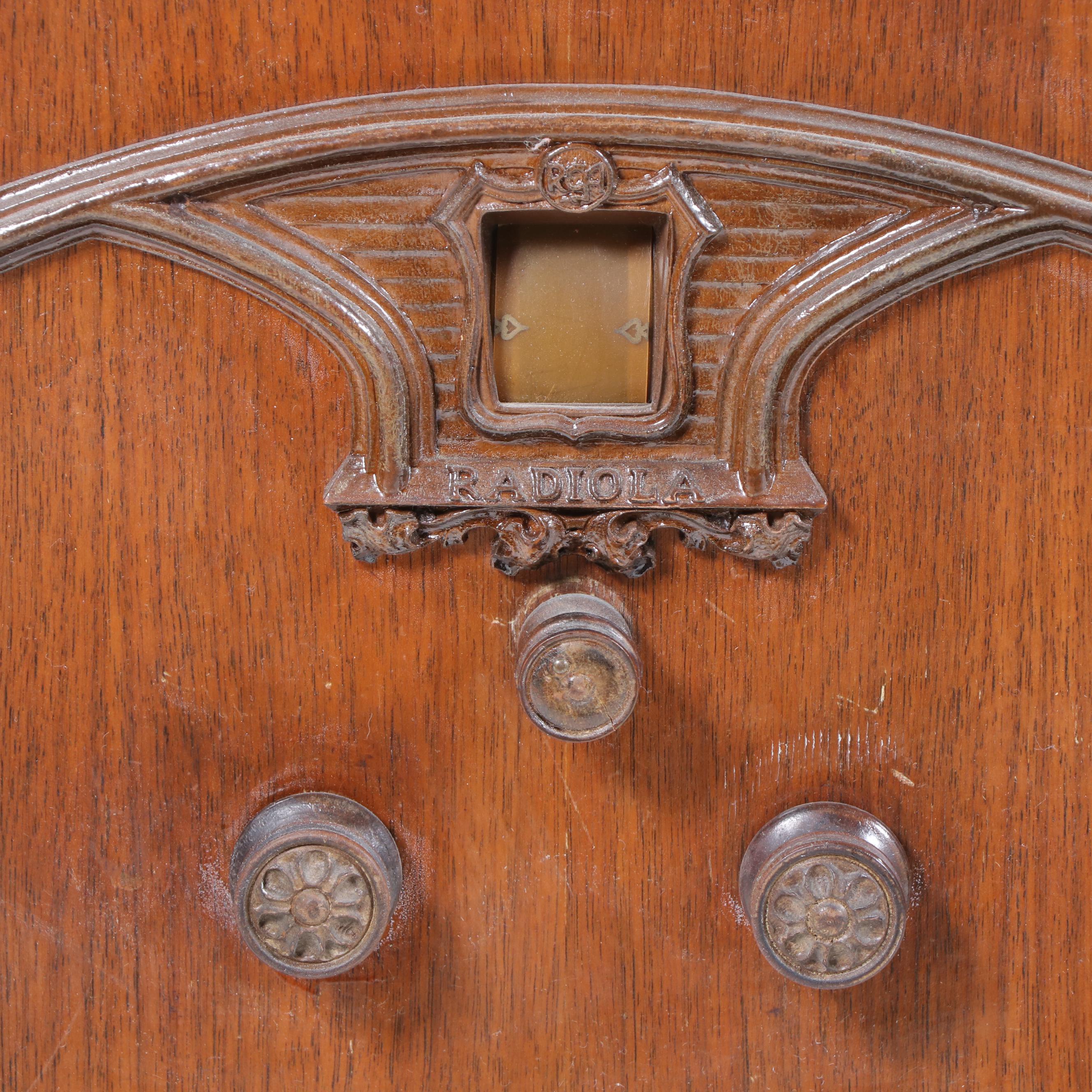 RCA Radiola 80 Wooden Console Radio, 1930–1931