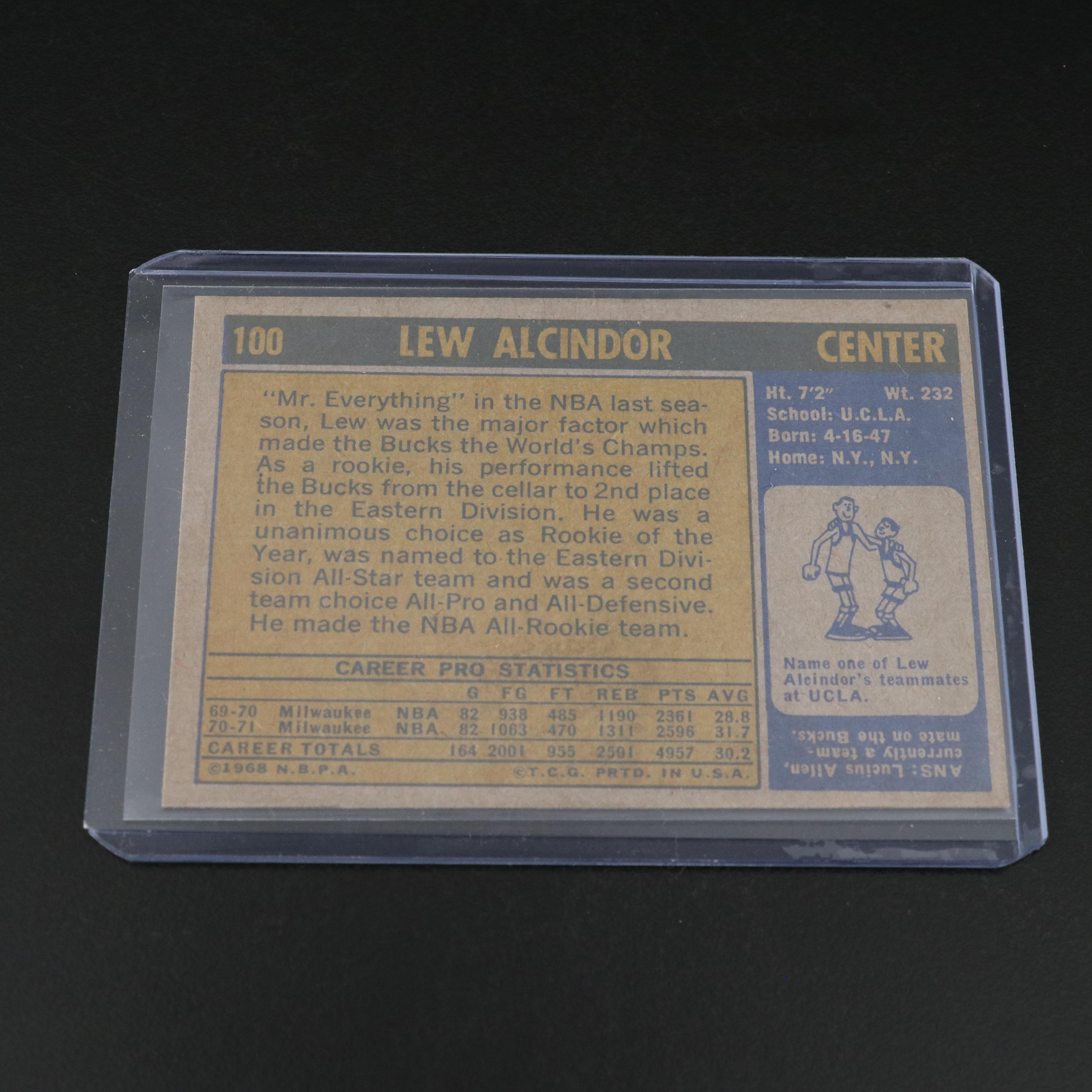 1971-72 Topps Kareem Abdul-Jabbar and Pete Maravich Basketball Cards