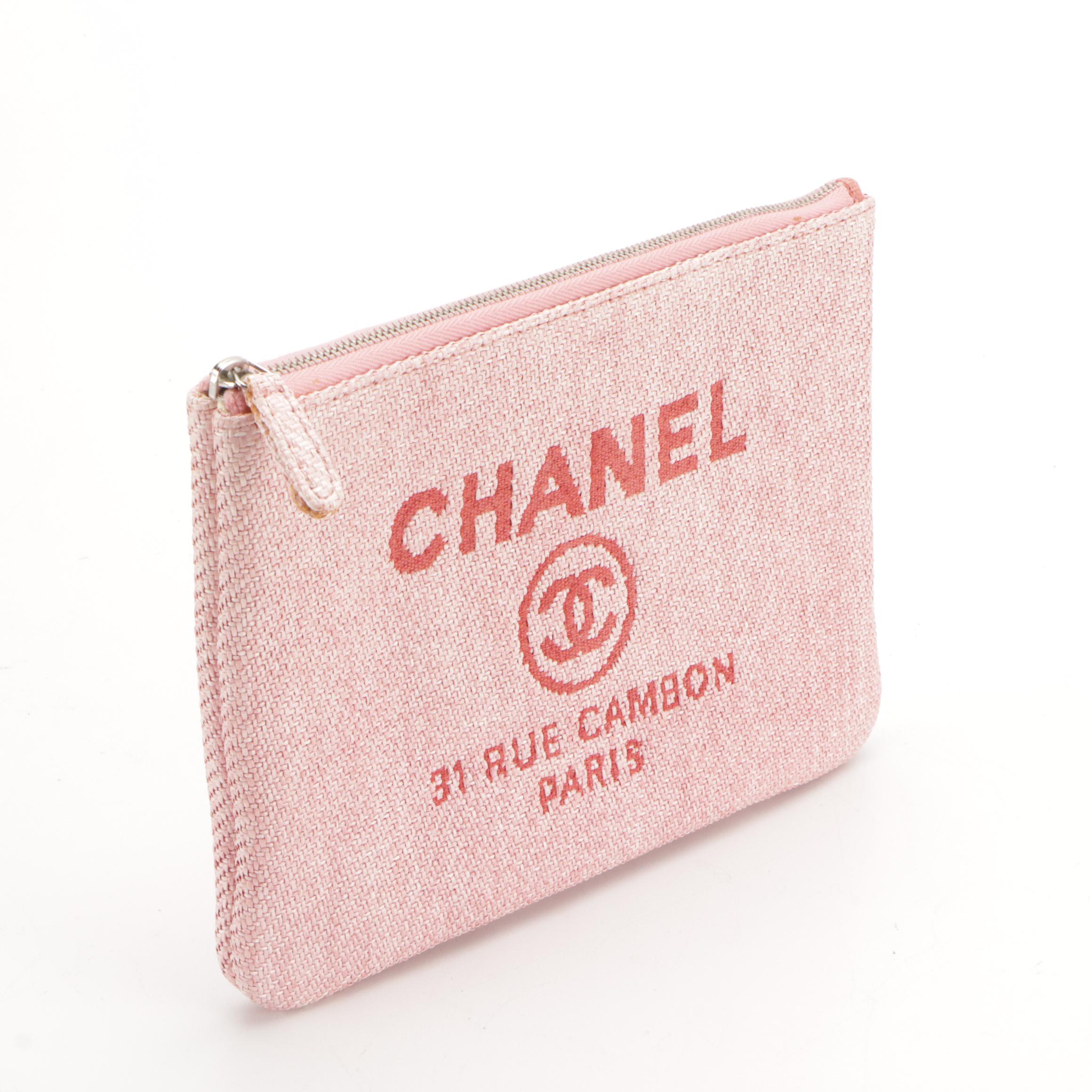 Chanel Deauville O-Case Pouch in Pink Woven Raffia