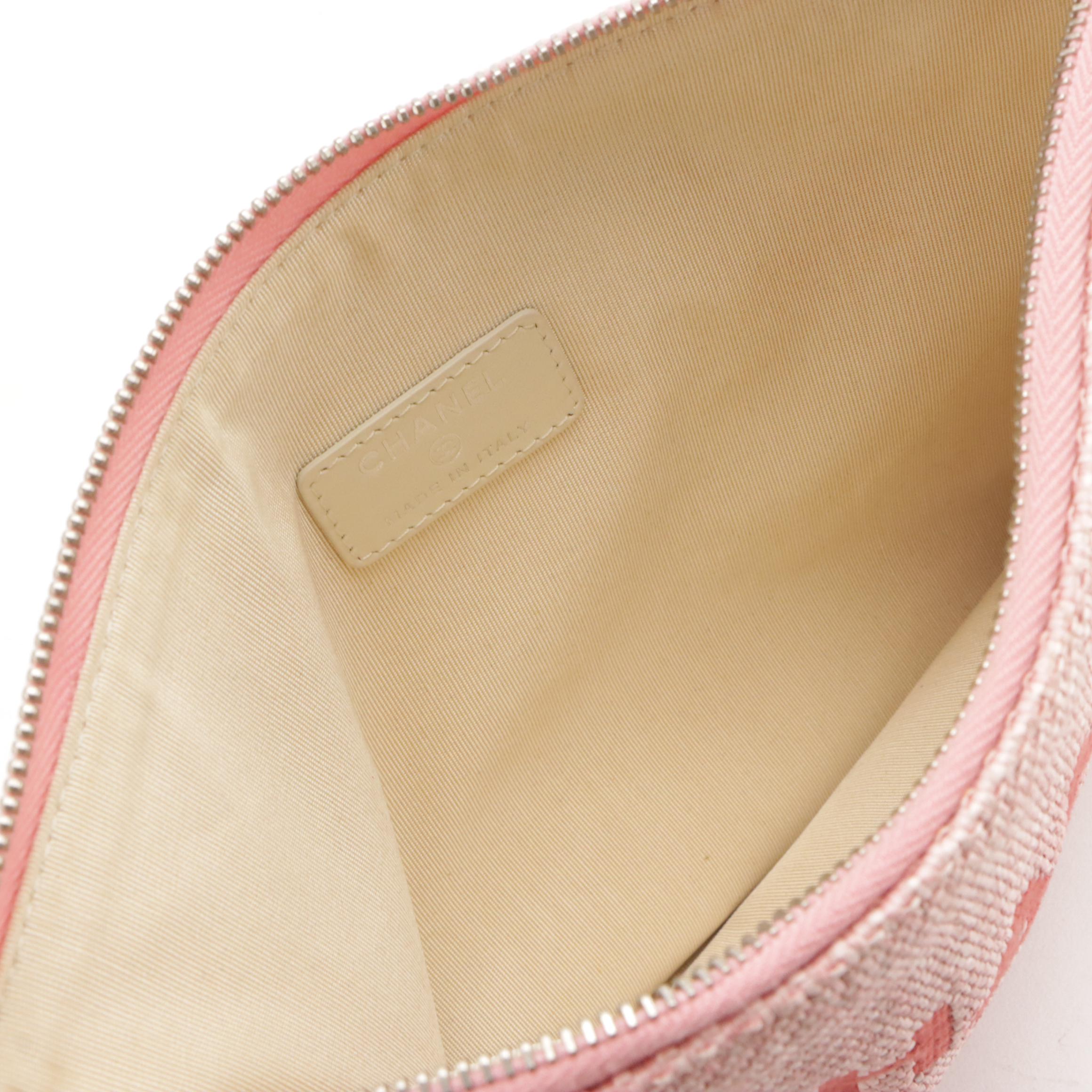 Chanel Deauville O-Case Pouch in Pink Woven Raffia