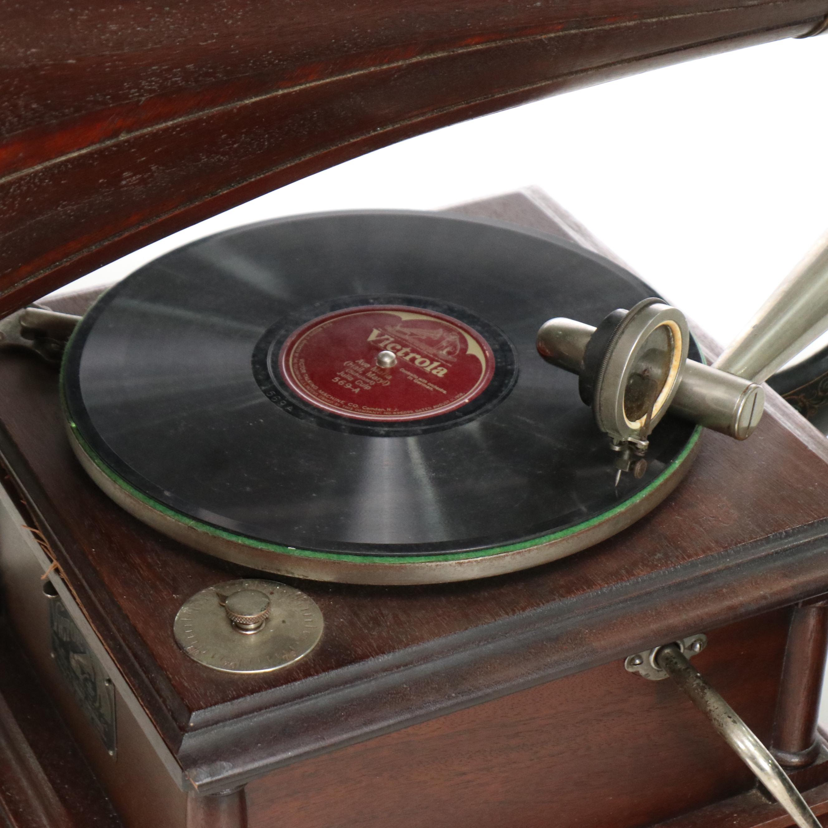 Victrola Victor VV-IV "Victrola the Fourth" Phonograph and Horn, More, Ca. 1913