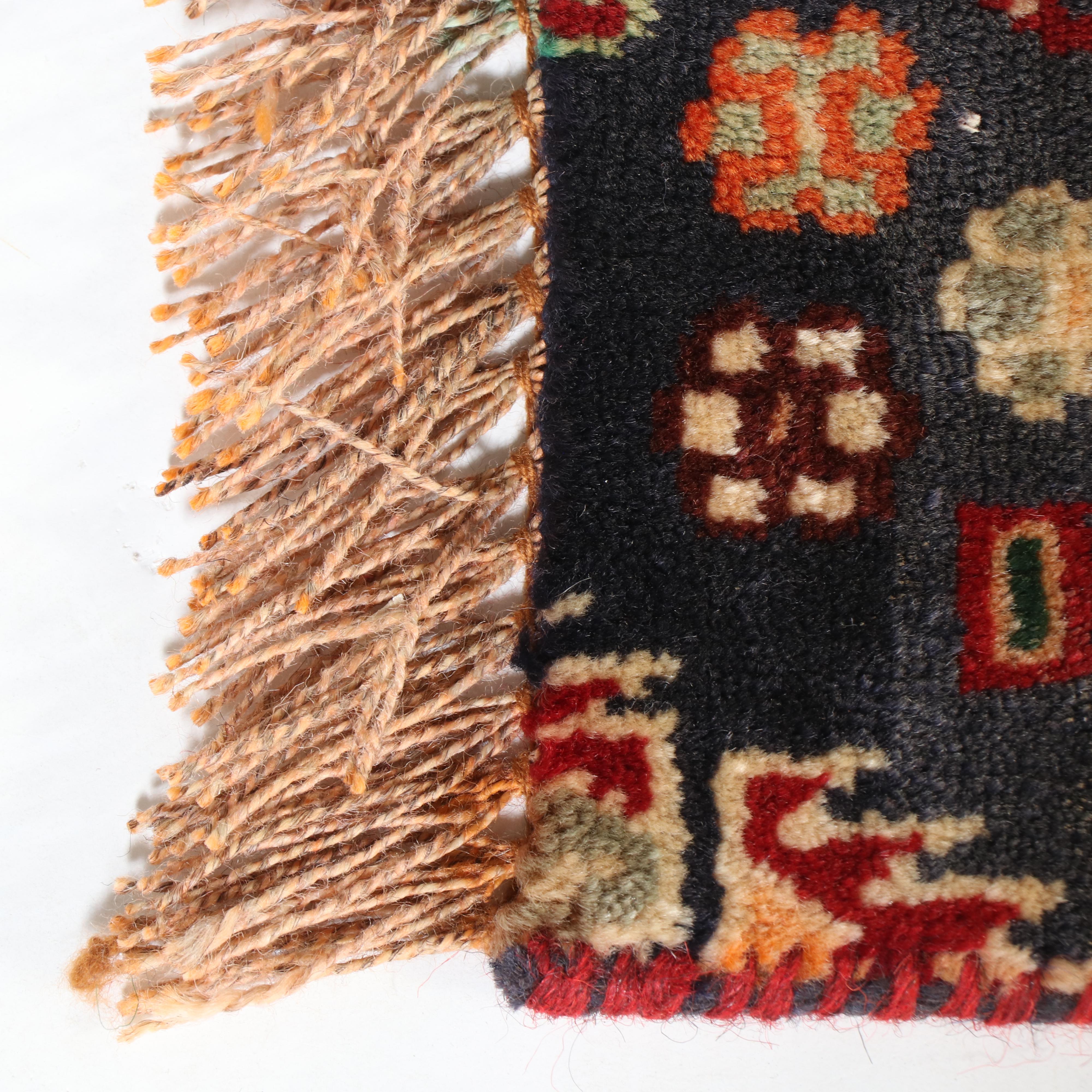 1'5 x 1'5 Hand-Knotted Northwest Persian Floor Mat