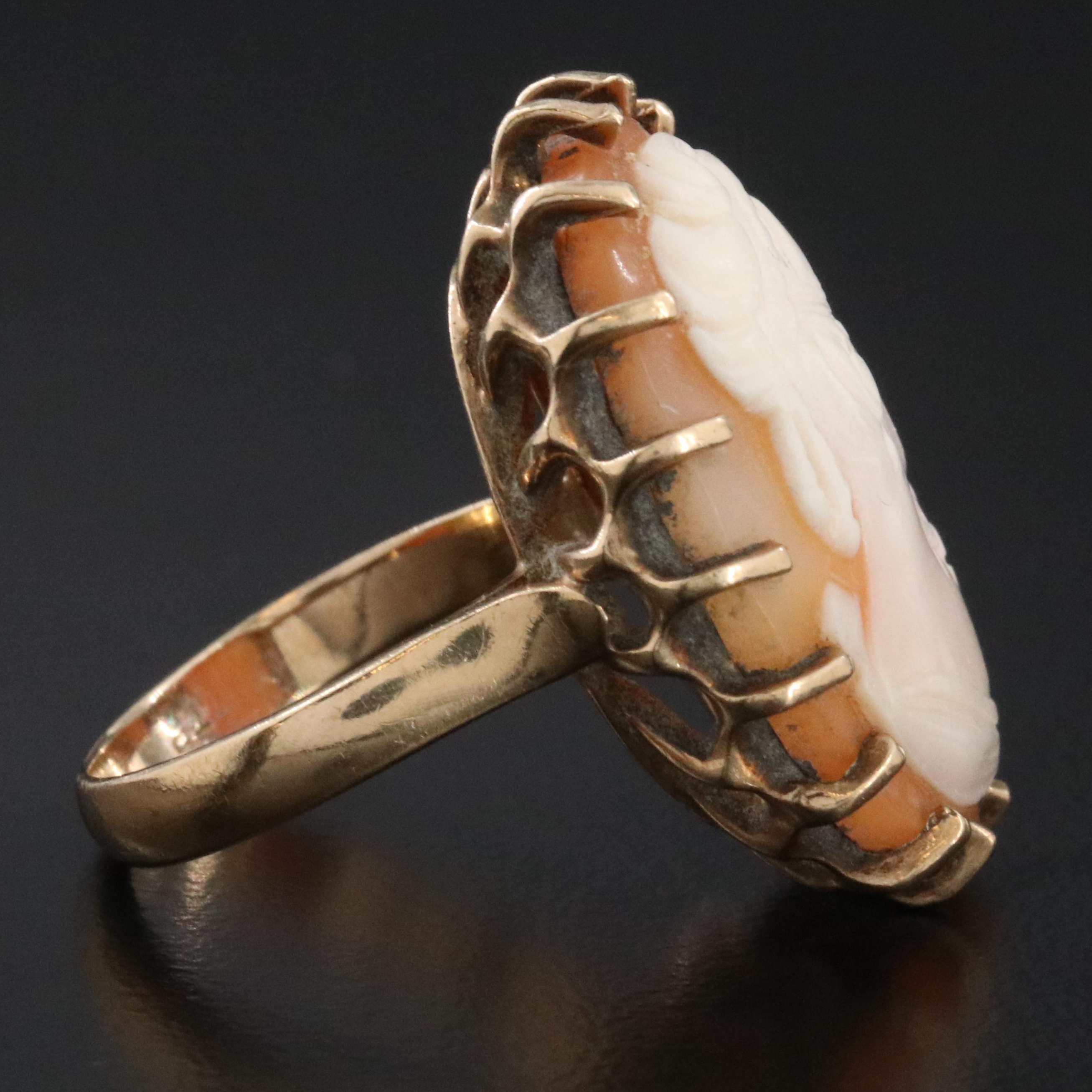 10K Shell Cameo Ring