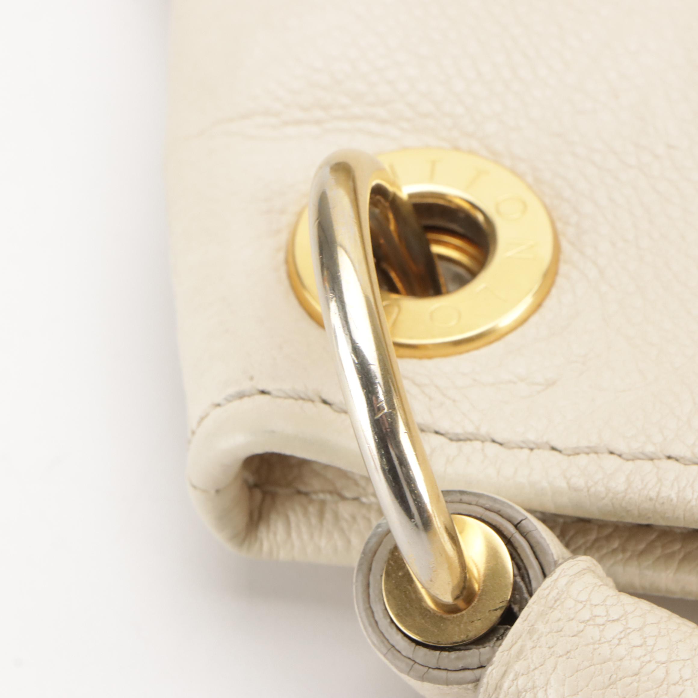 Louis Vuitton Artsy Shoulder Bag in Neige Empreinte Leather