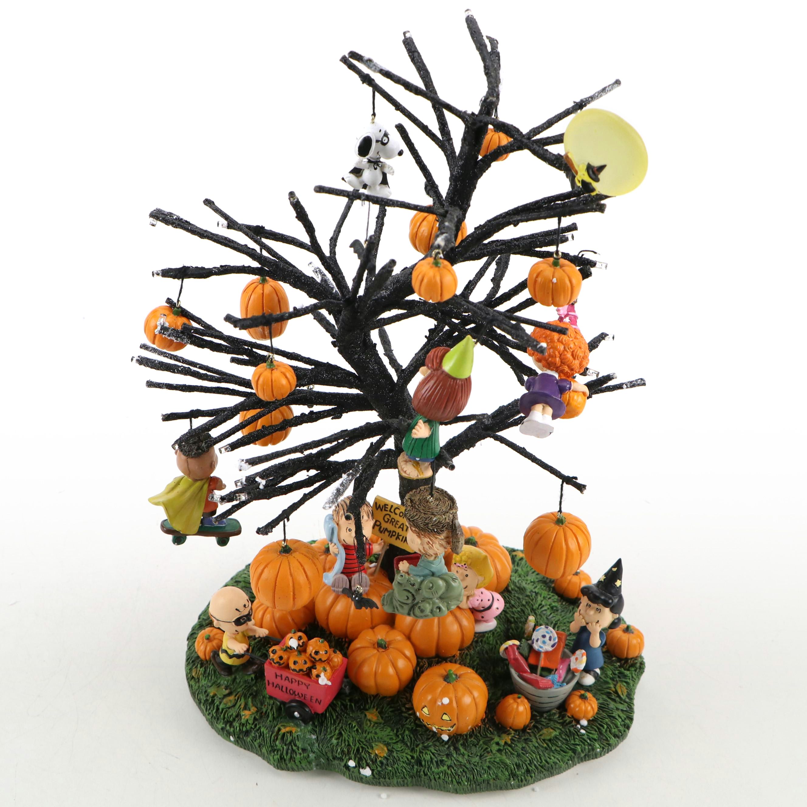 Peanuts "It's The Great Pumpkin" Illuminated Halloween Tabletop Tree