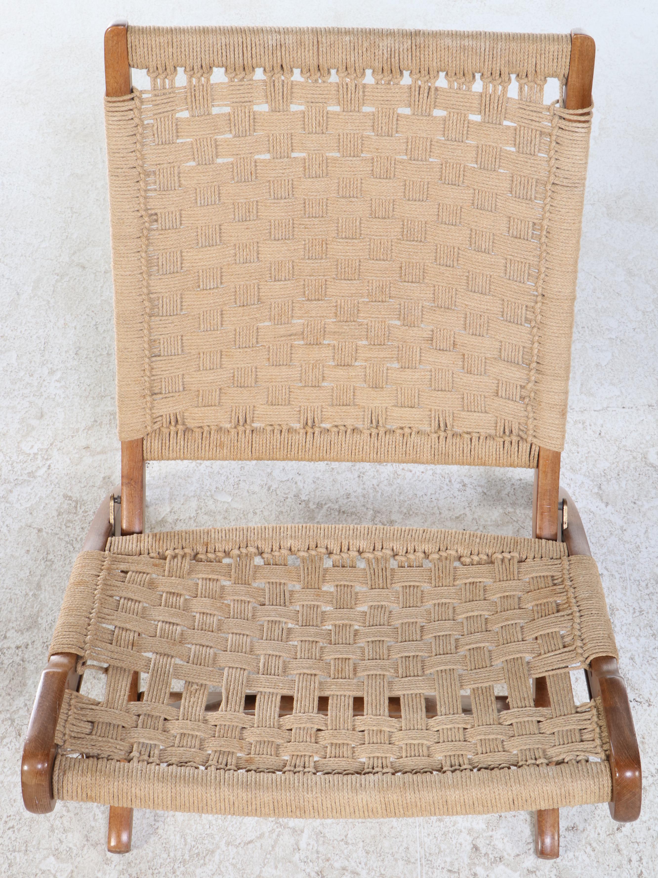 Mid Century Modern Beech and Rope Folding Lounge Chair, Manner of Hans Wegner