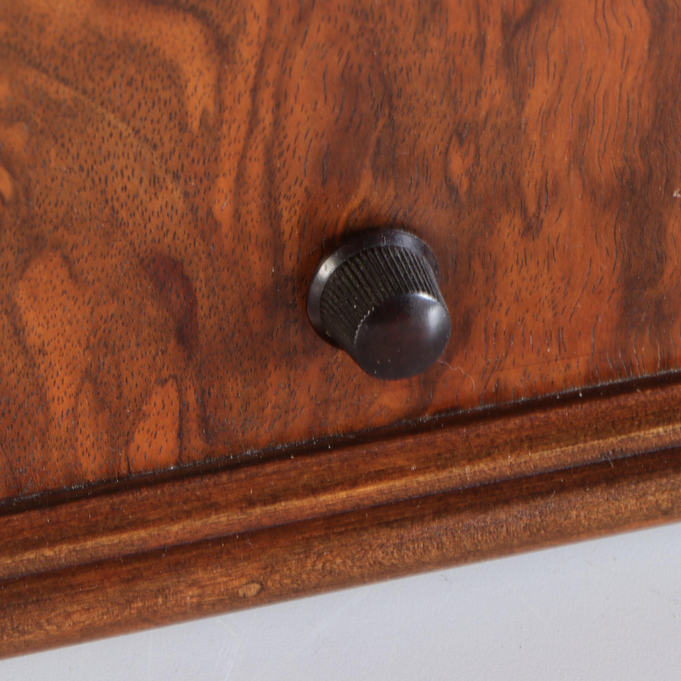 Art Deco Gloritone Cathedral Style Wood Veneer Radio, Early 20th Century