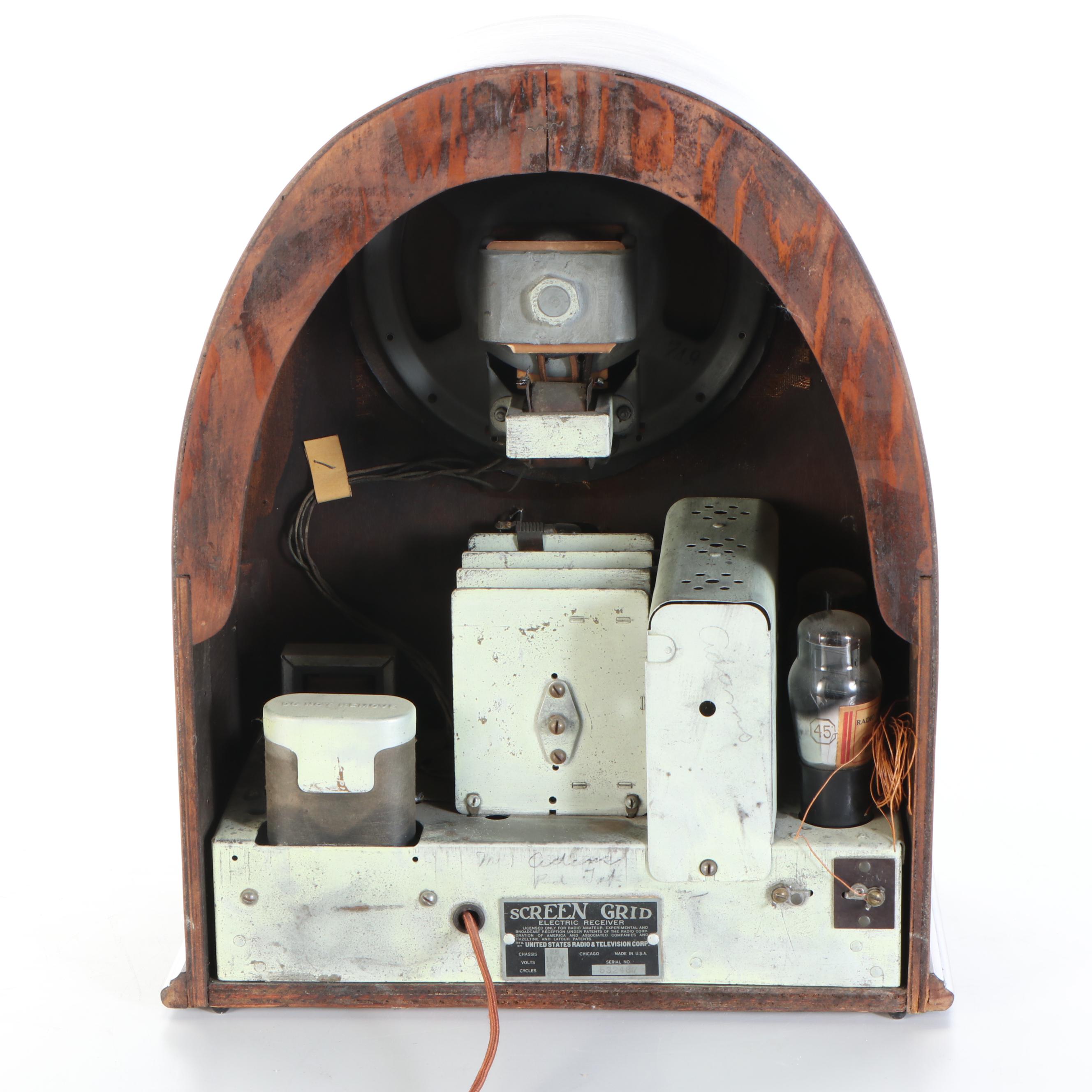 Art Deco Gloritone Cathedral Style Wood Veneer Radio, Early 20th Century