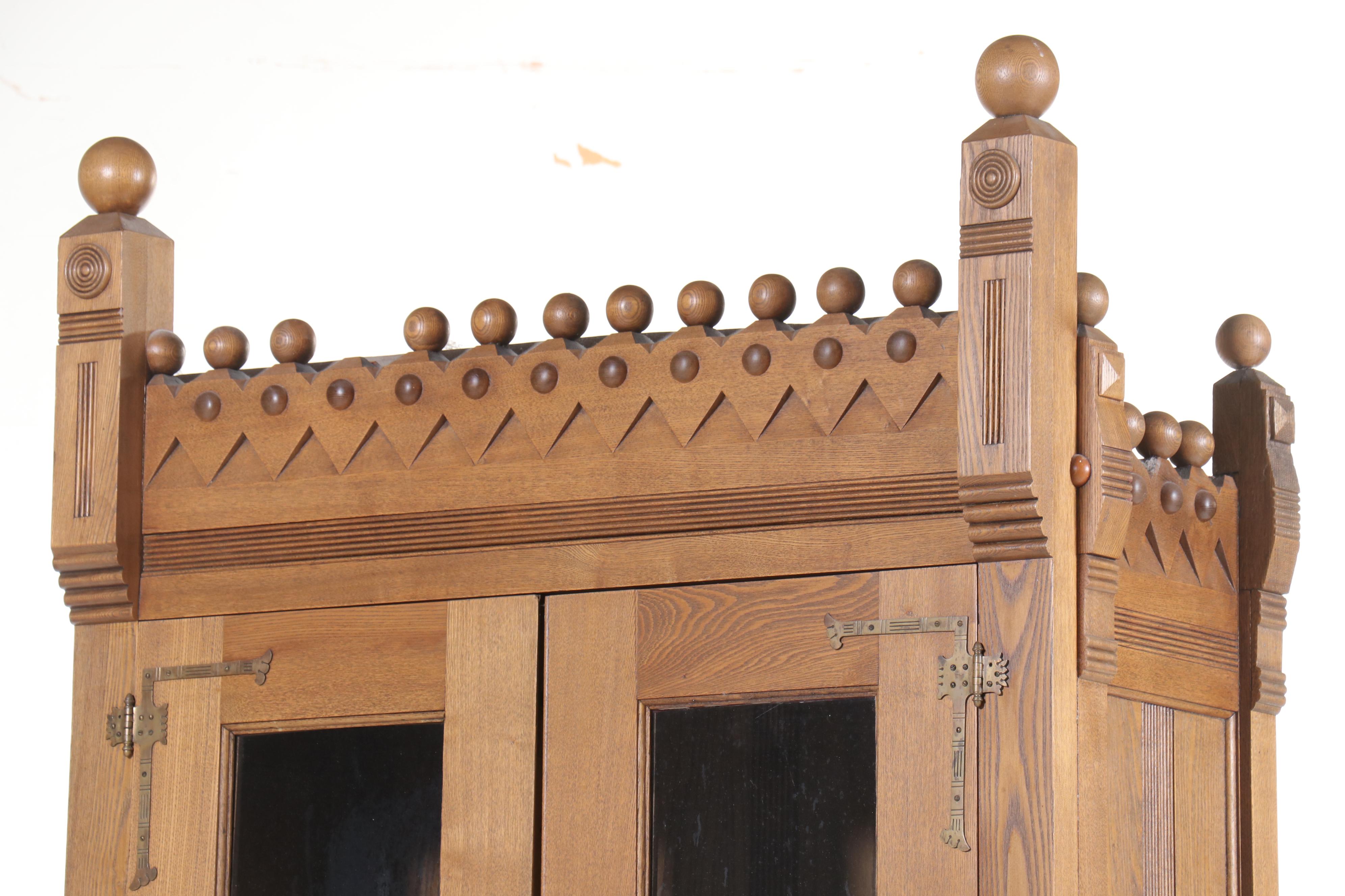 Eastlake Style Oak Illuminated Display Cabinet, 20th Century