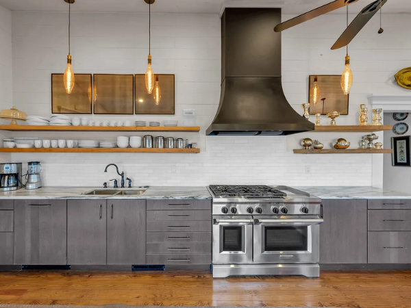 "Southern Hospitality, Nashville, Tennessee": Tableware, Décor & Essentials for Entertaining In Style