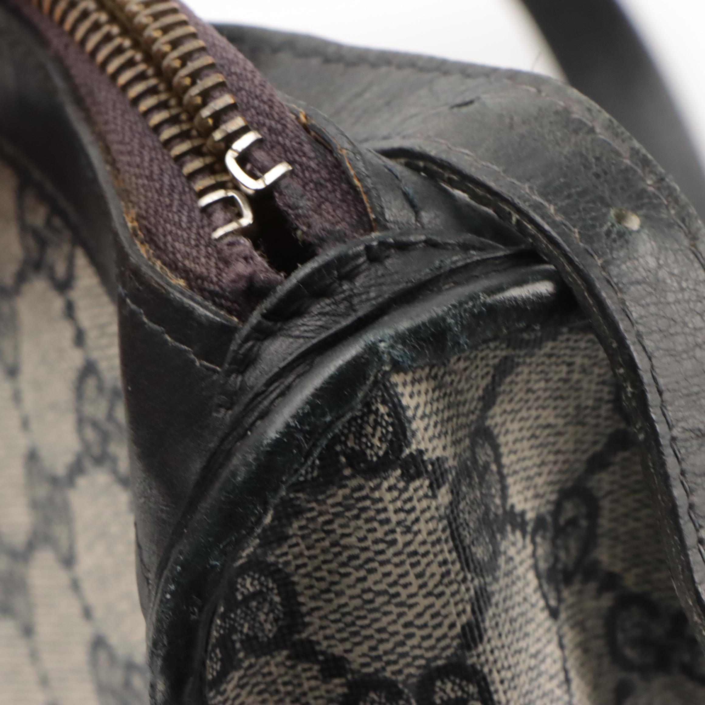 Gucci Boutique Crossbody in Navy Blue GG Supreme Canvas and Leather