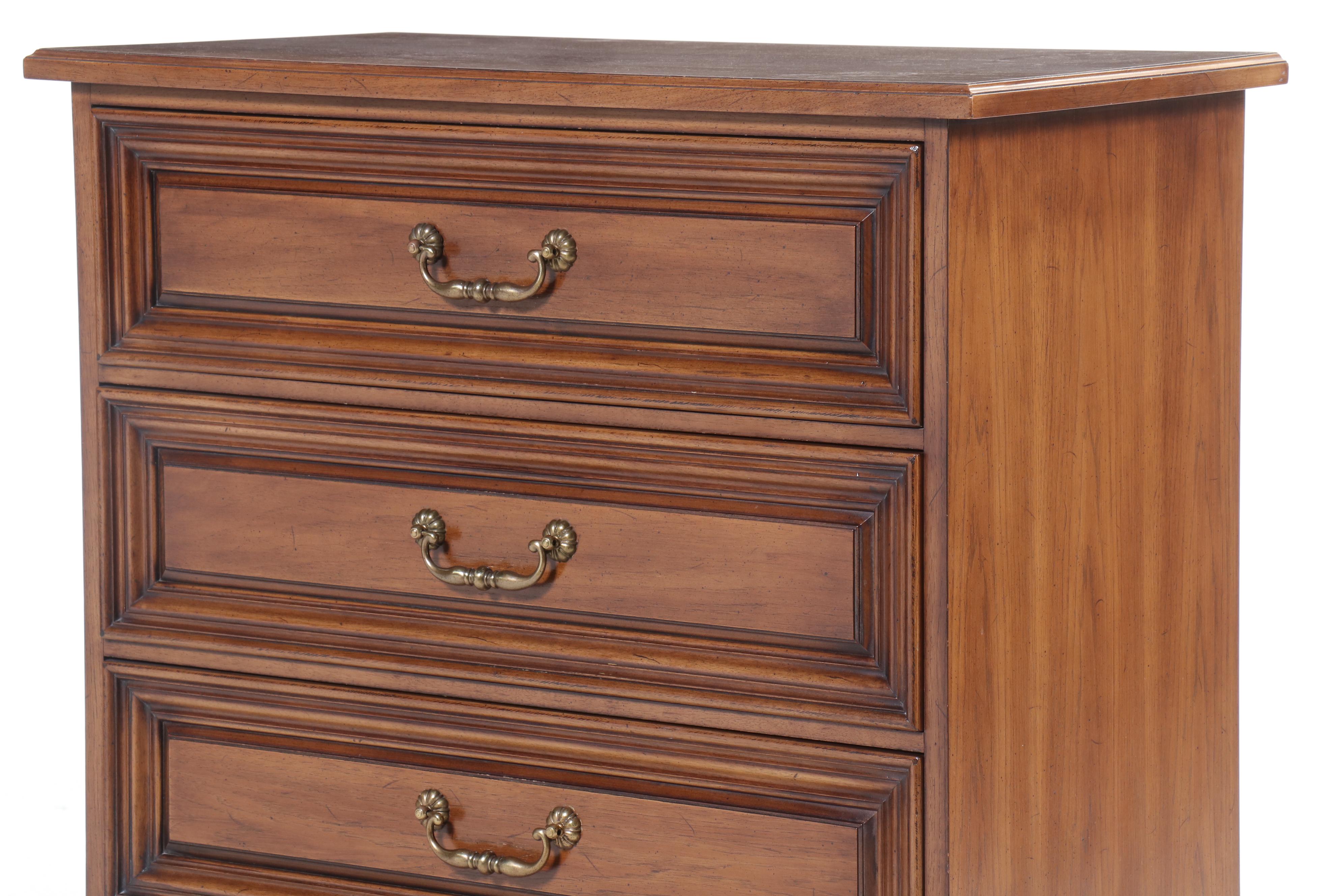 Henredon French Provincial Style Oak Five-Drawer Chest
