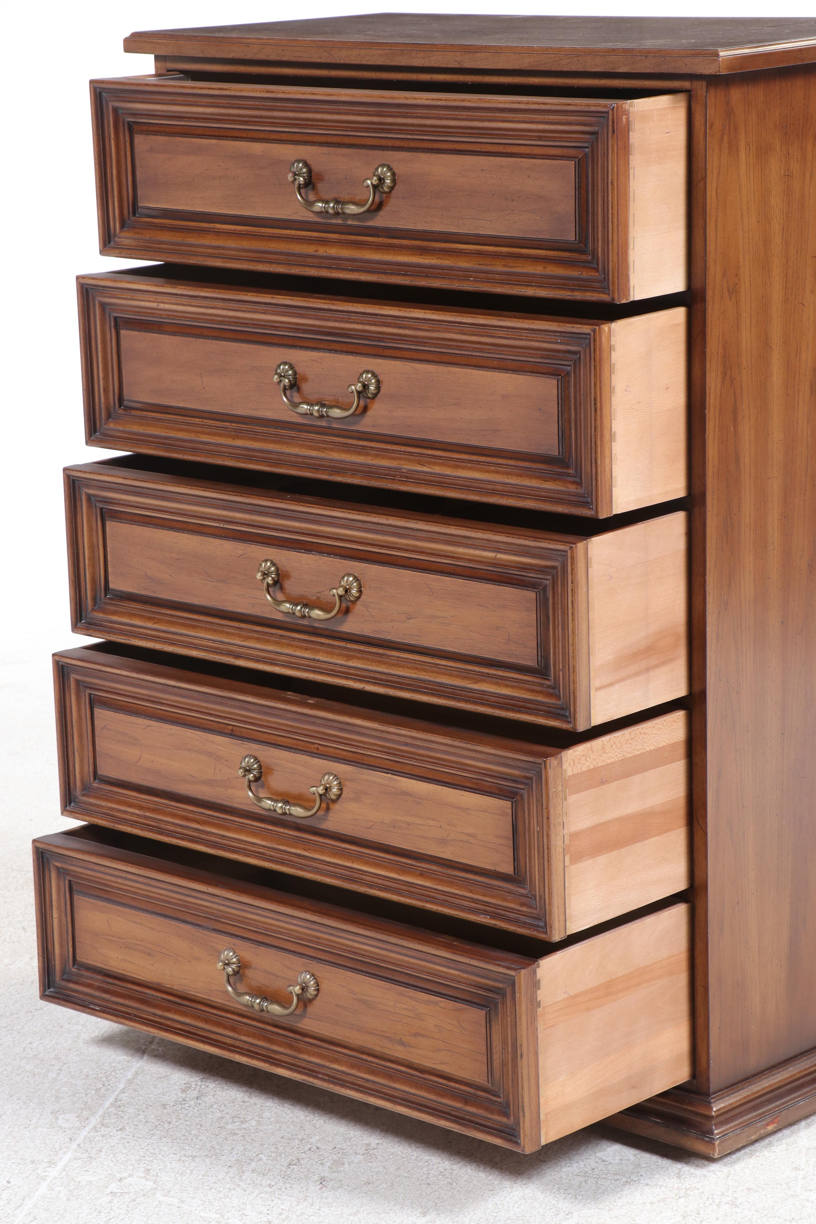 Henredon French Provincial Style Oak Five-Drawer Chest