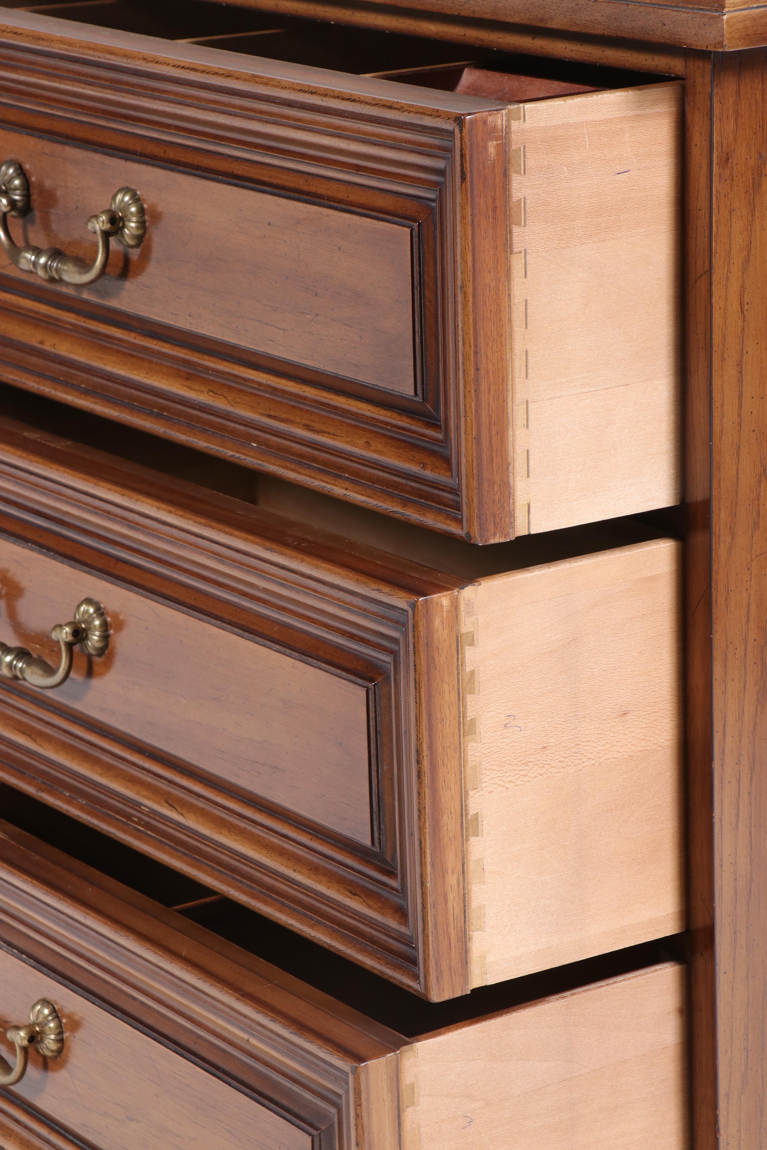 Henredon French Provincial Style Oak Five-Drawer Chest
