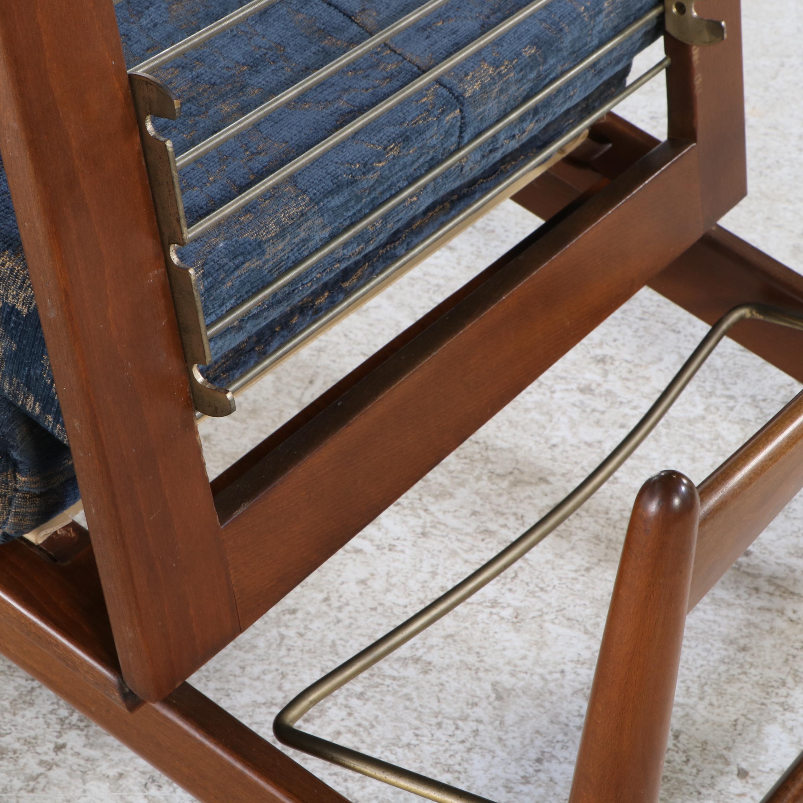 Selig Danish Modern Beech Chaise Lounge, Mid-20th Century